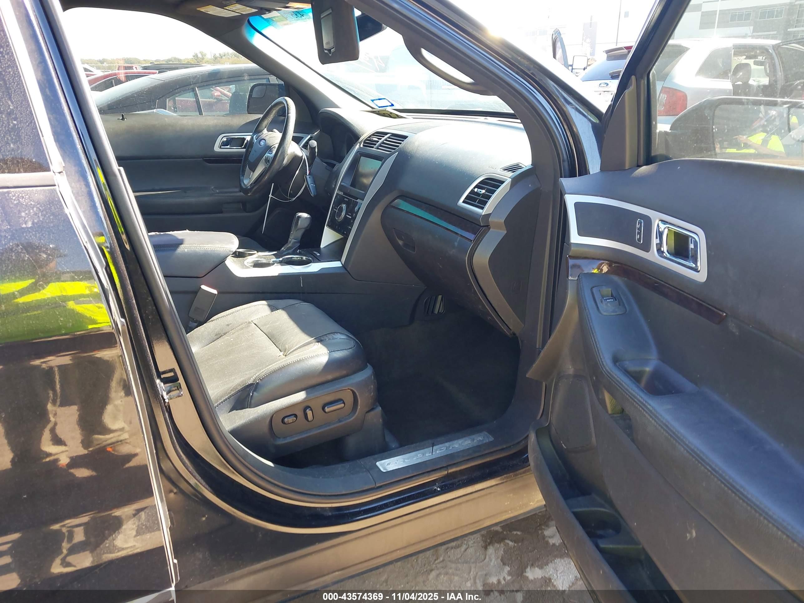 FORD EXPLORER image 5