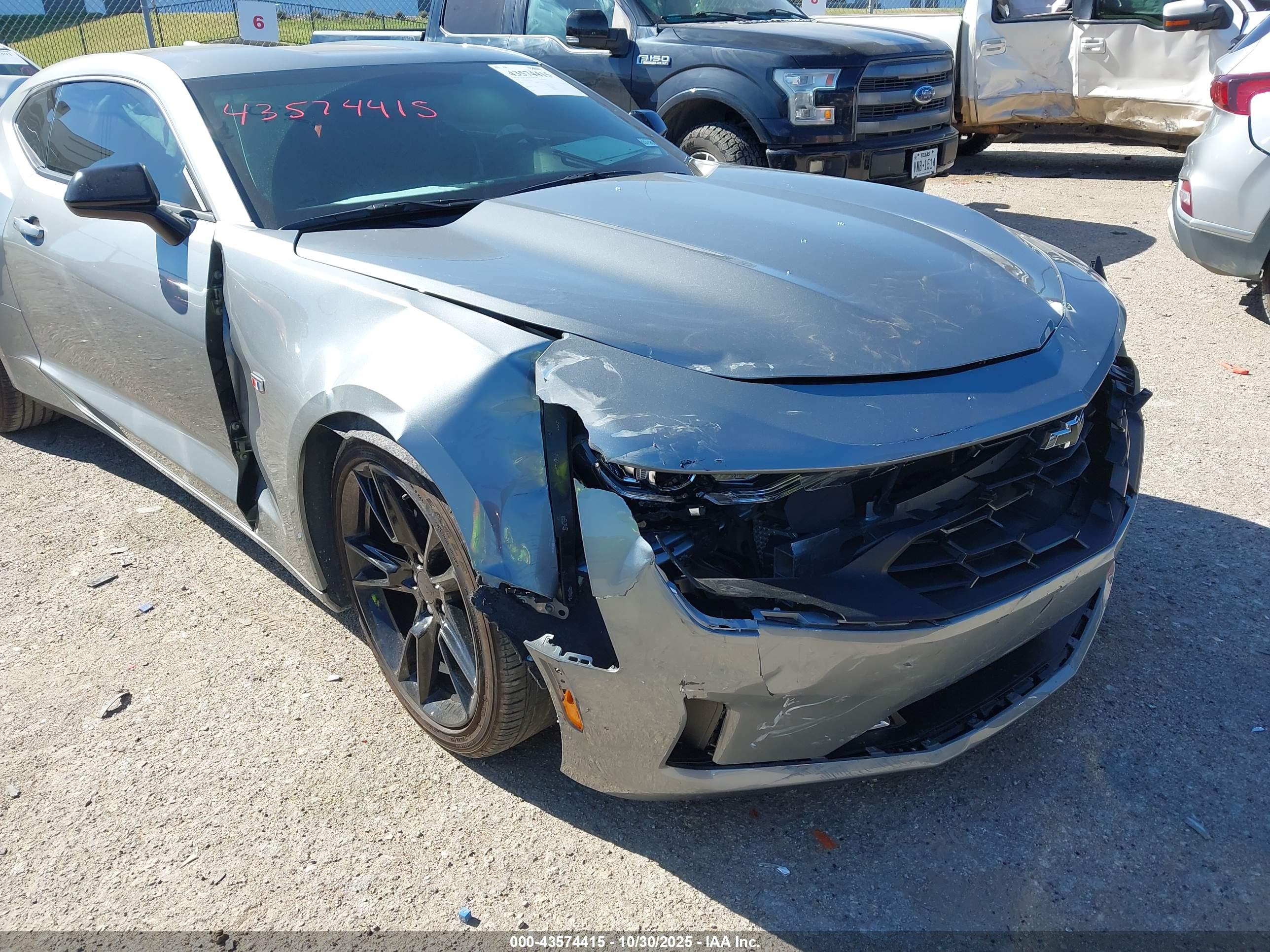 CHEVROLET CAMARO image 6