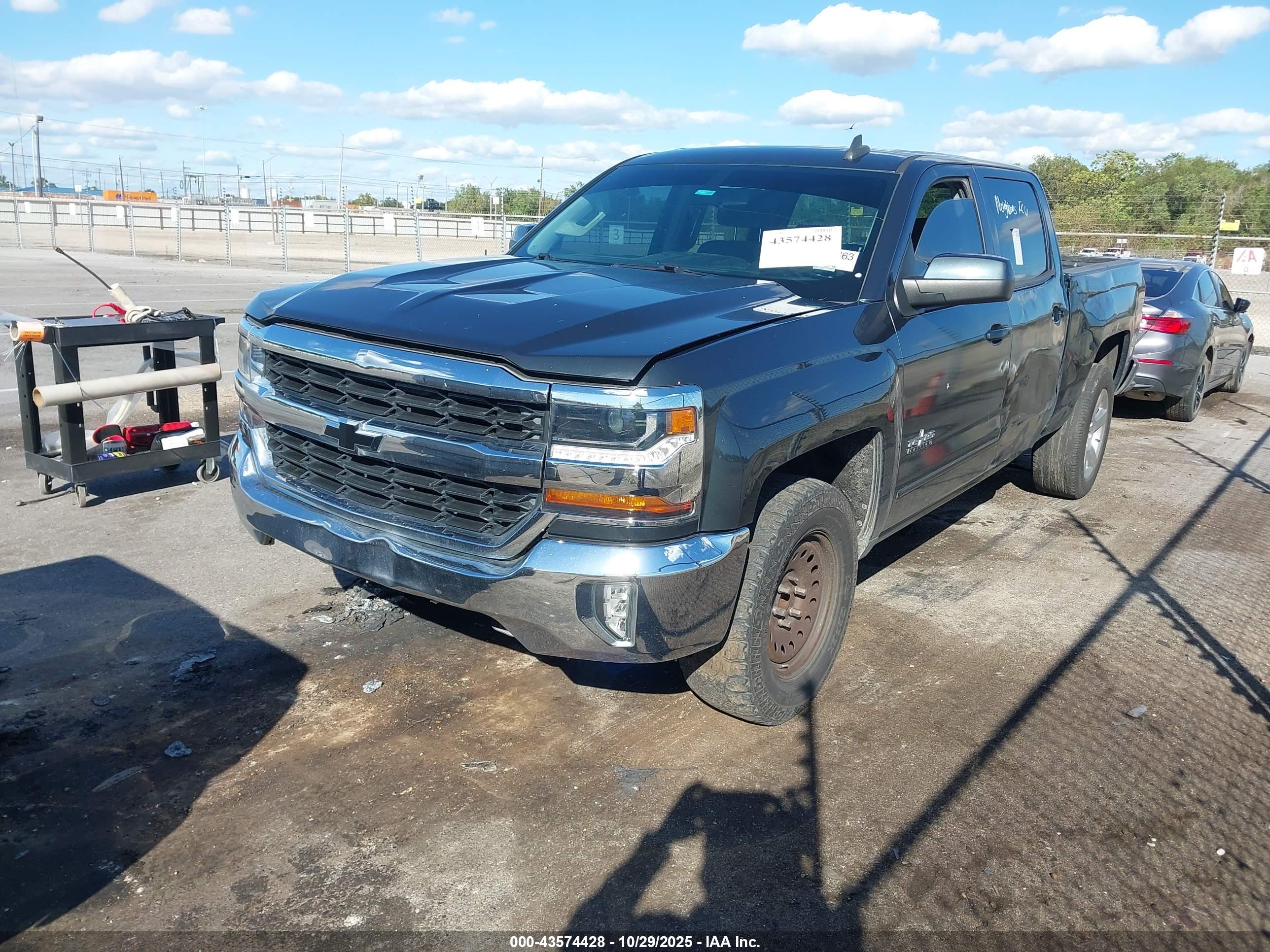 CHEVROLET SILVERADO image 2