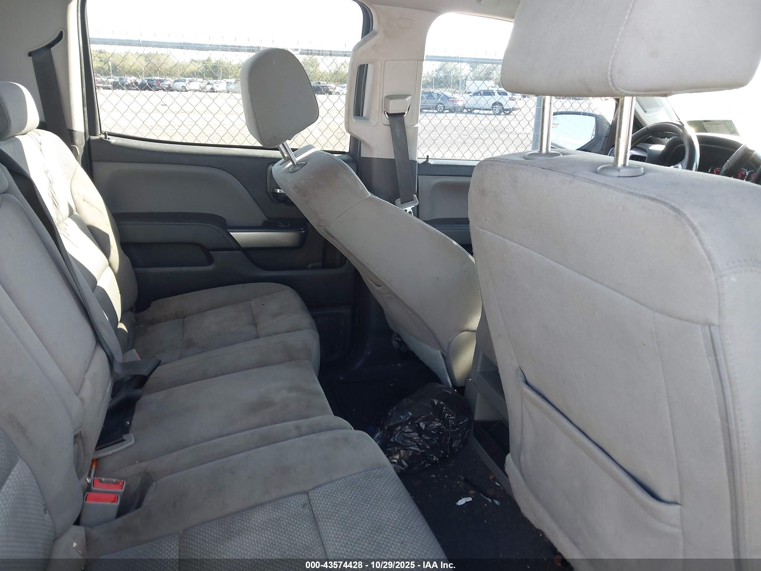 CHEVROLET SILVERADO image 8
