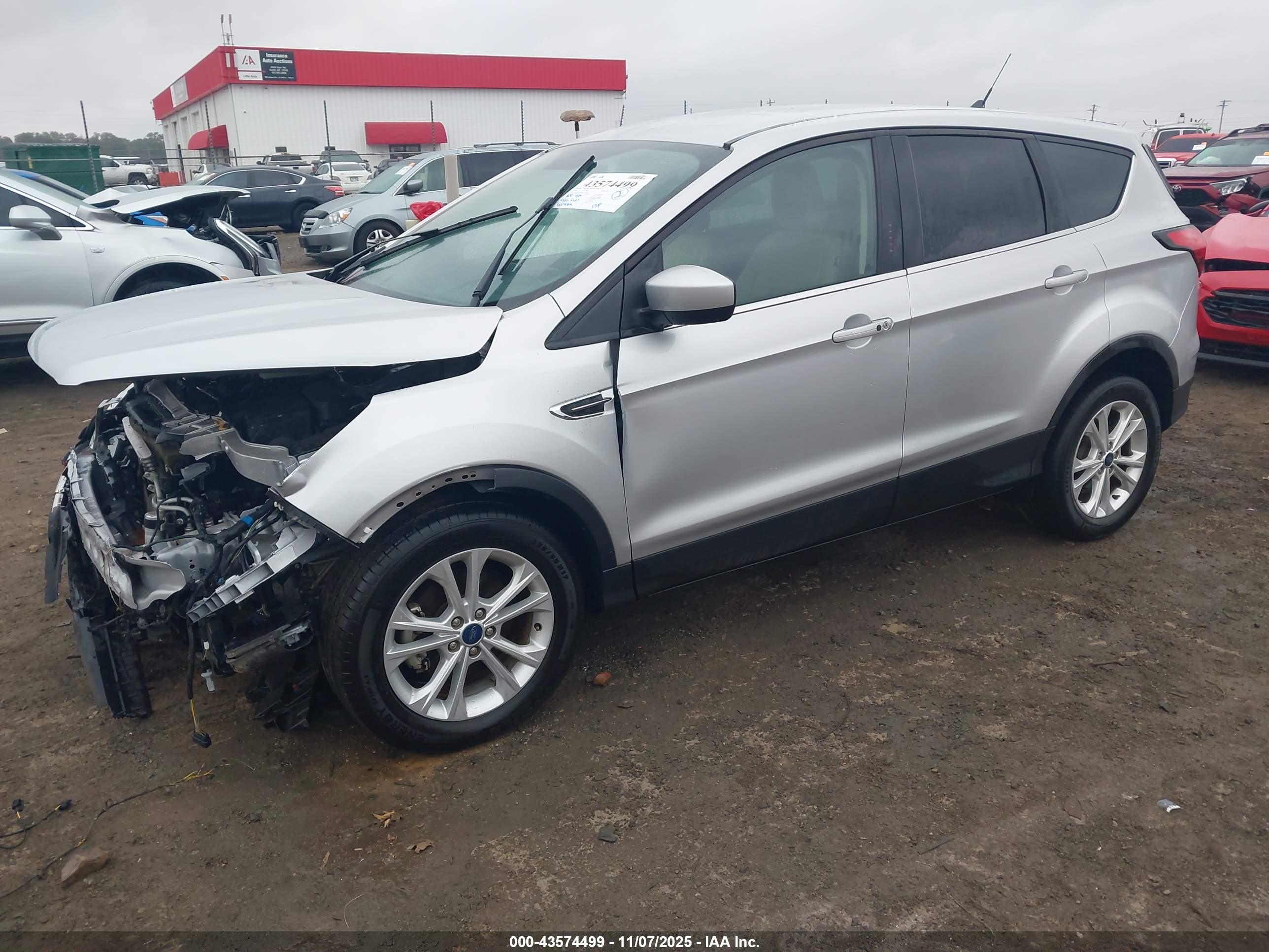 FORD ESCAPE image 2