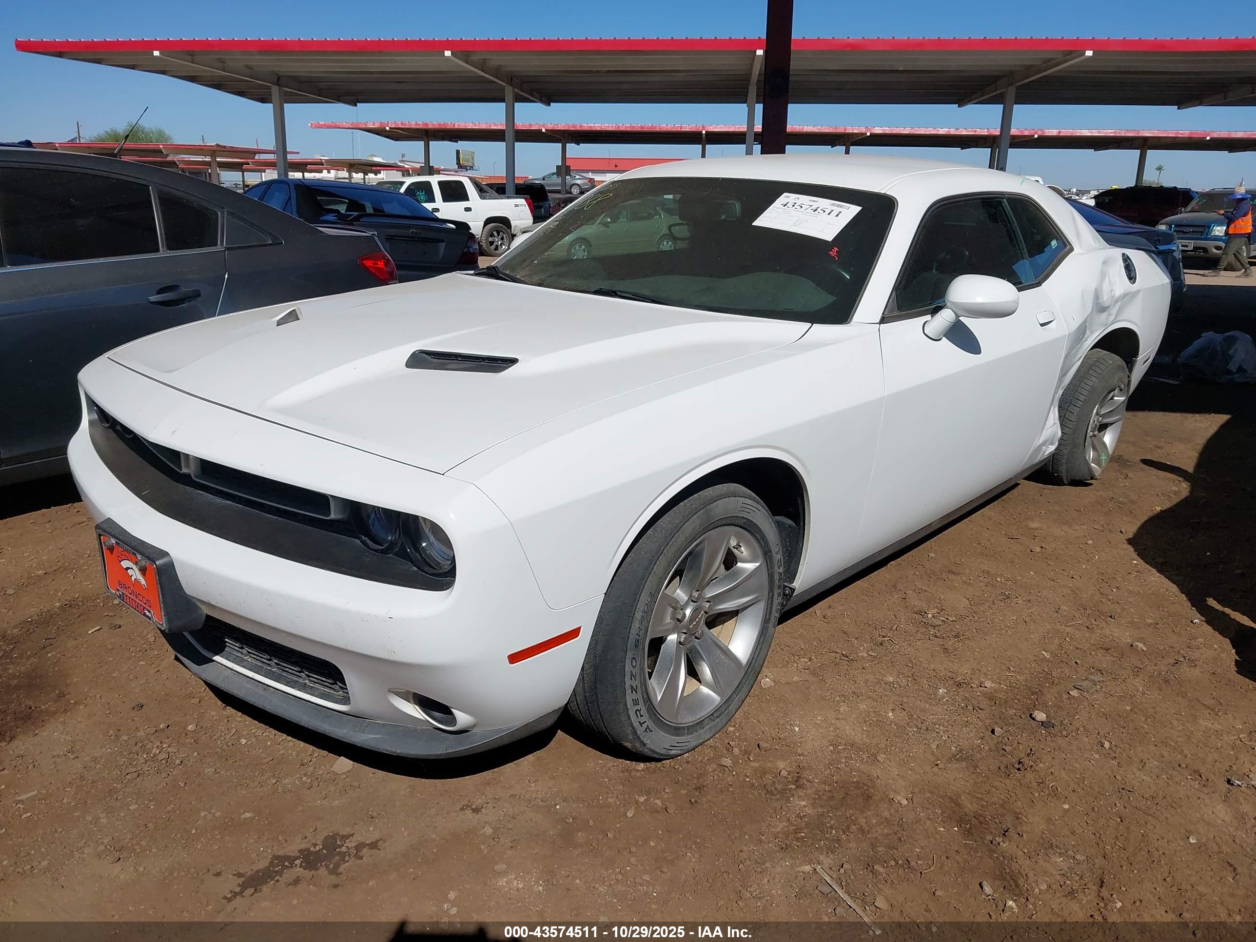 DODGE CHALLENGER image 2