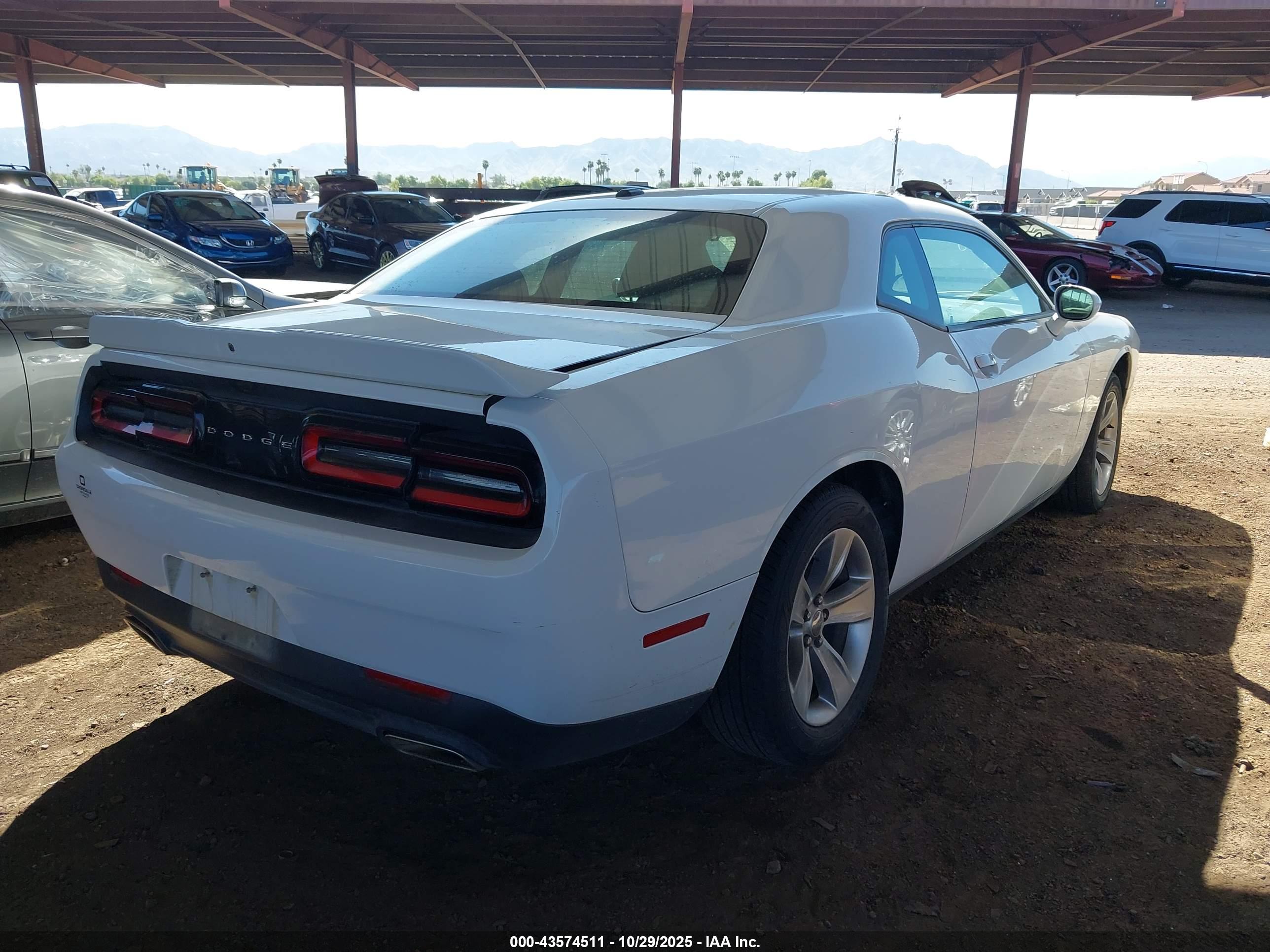 DODGE CHALLENGER image 4