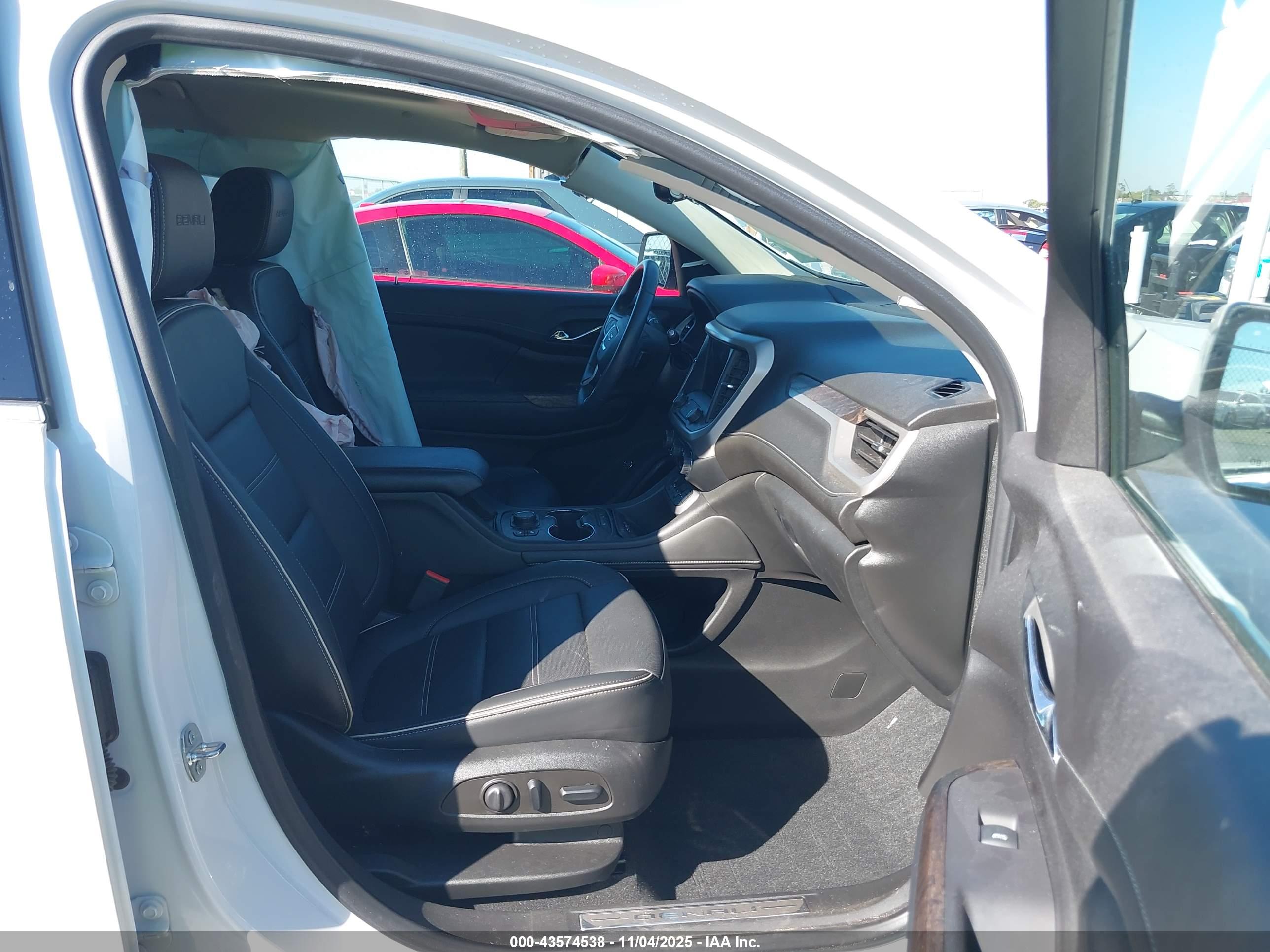 GMC ACADIA image 5