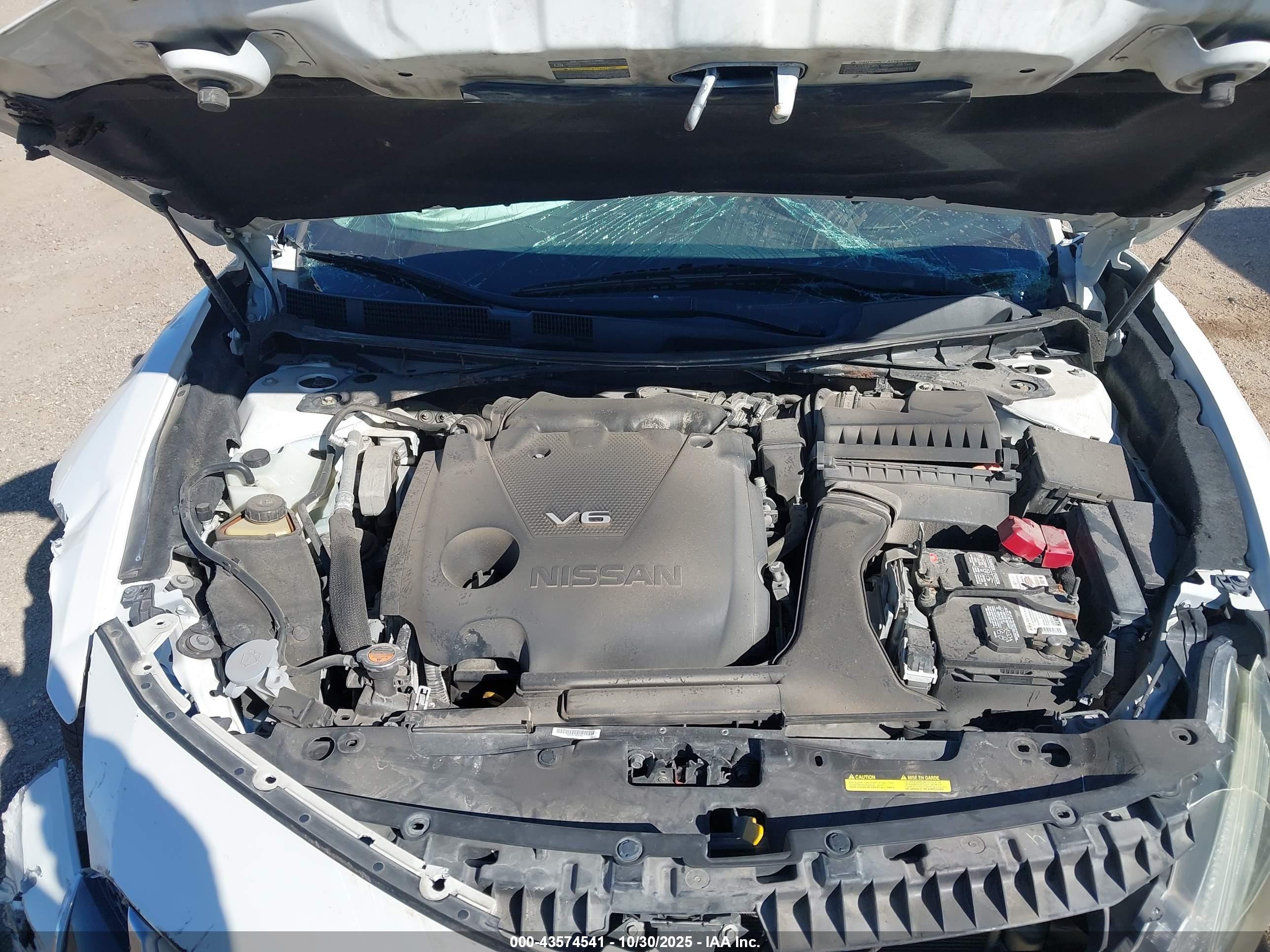 NISSAN MAXIMA image 10