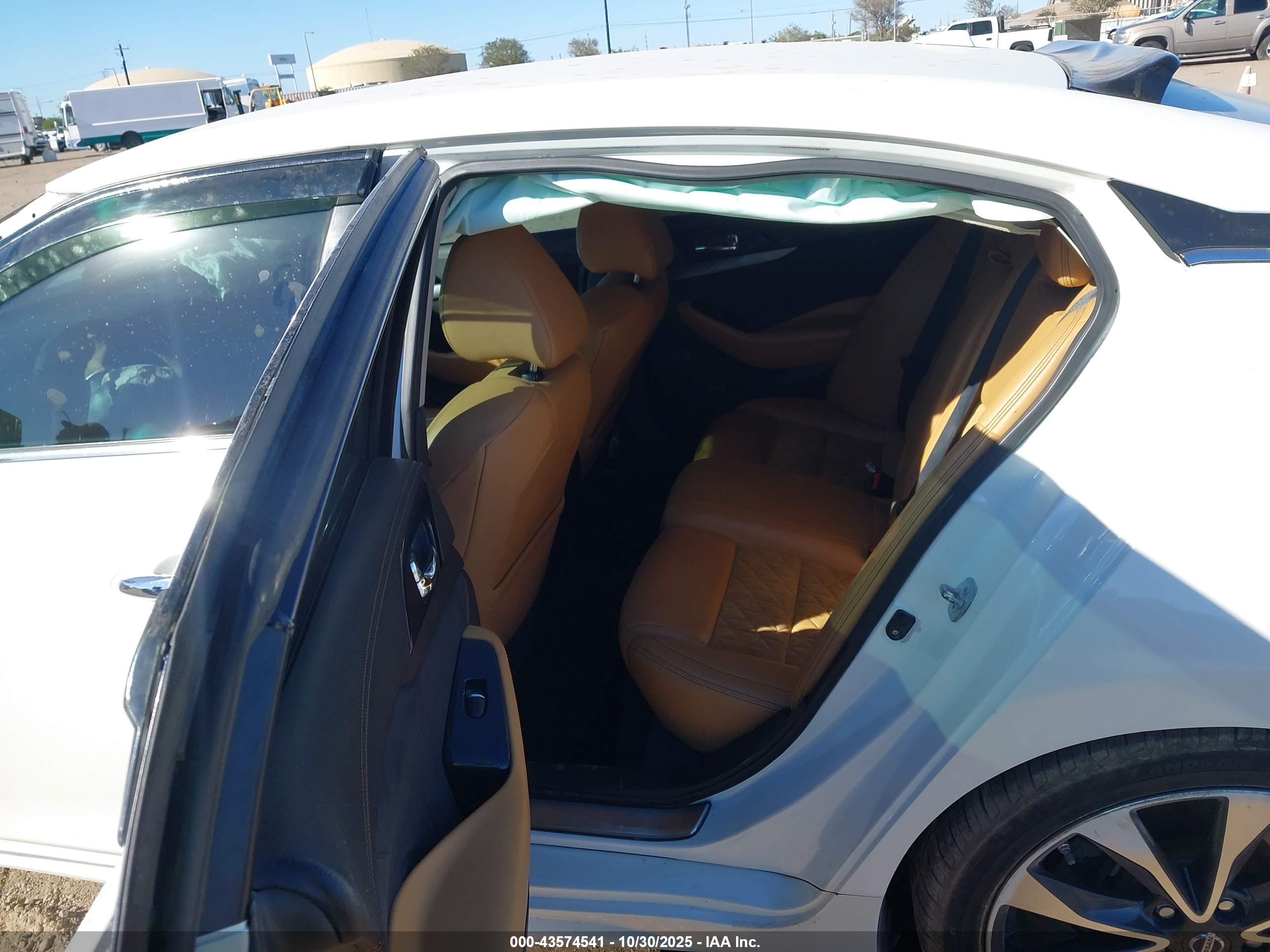 NISSAN MAXIMA image 8