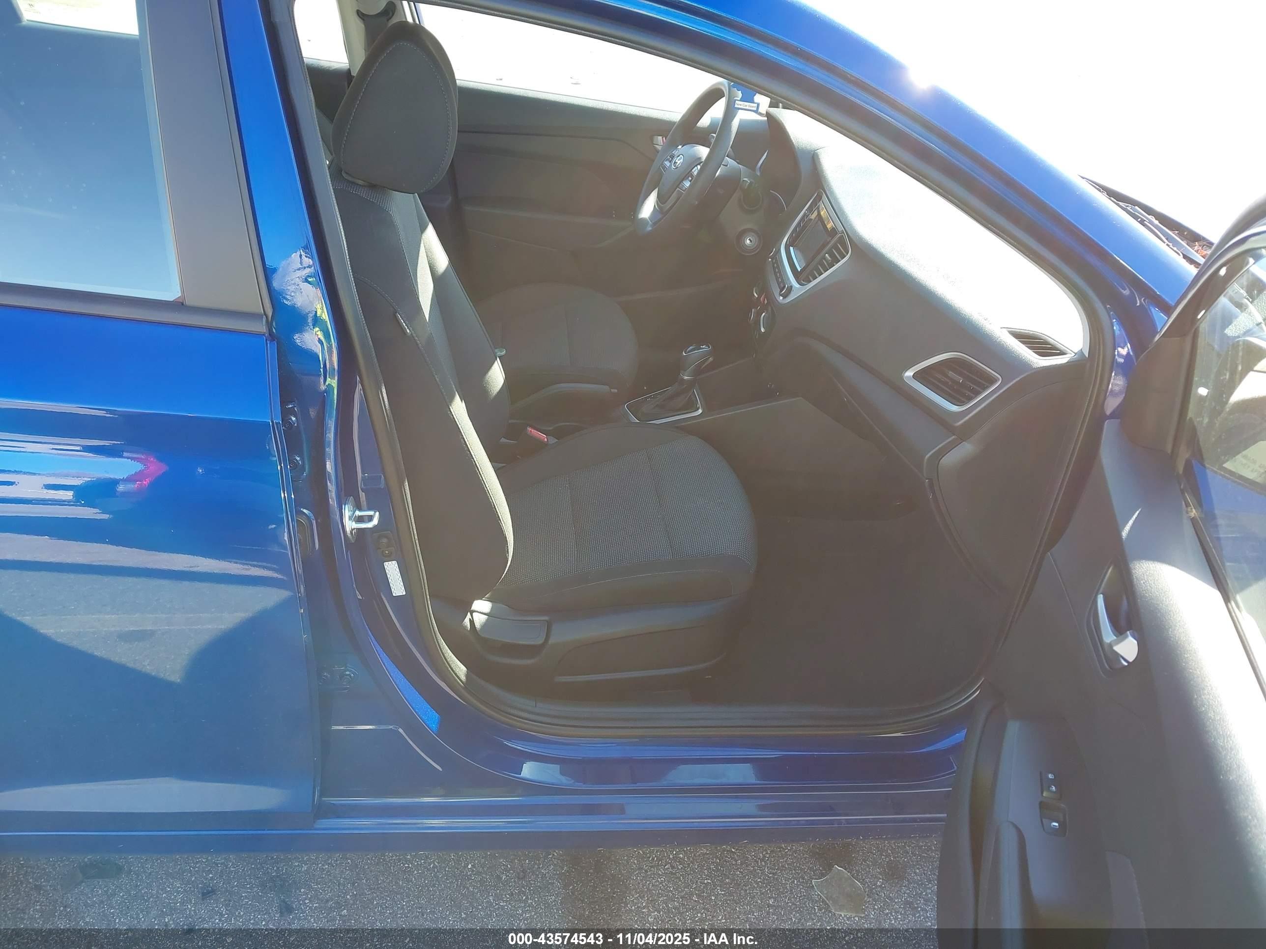 HYUNDAI ACCENT image 5
