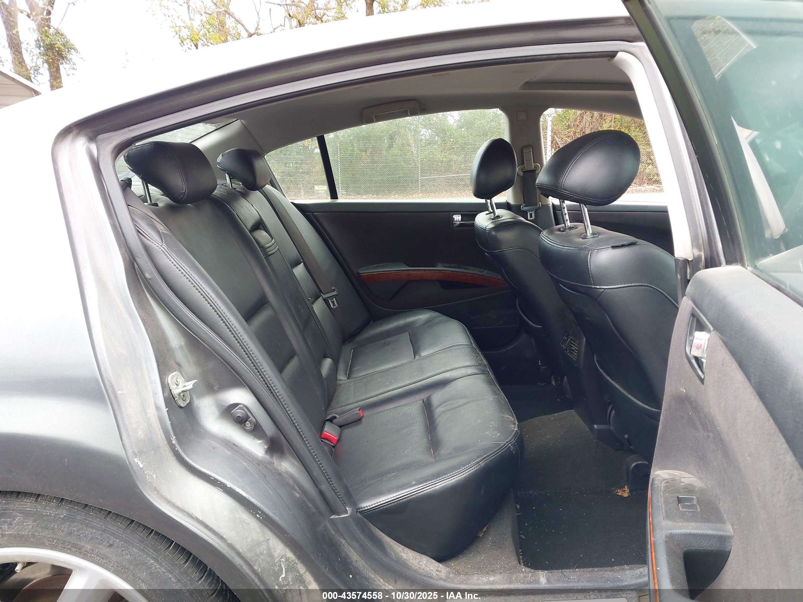 NISSAN MAXIMA image 8