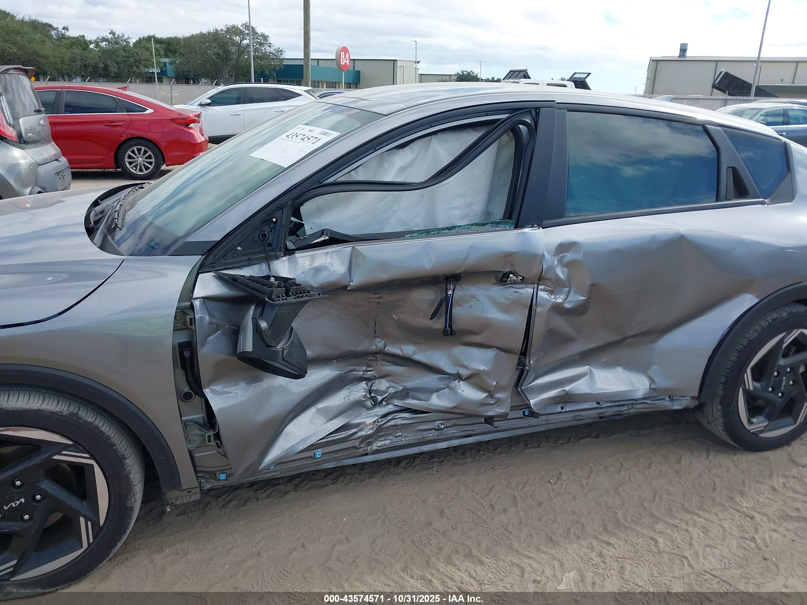 KIA K4 image 6