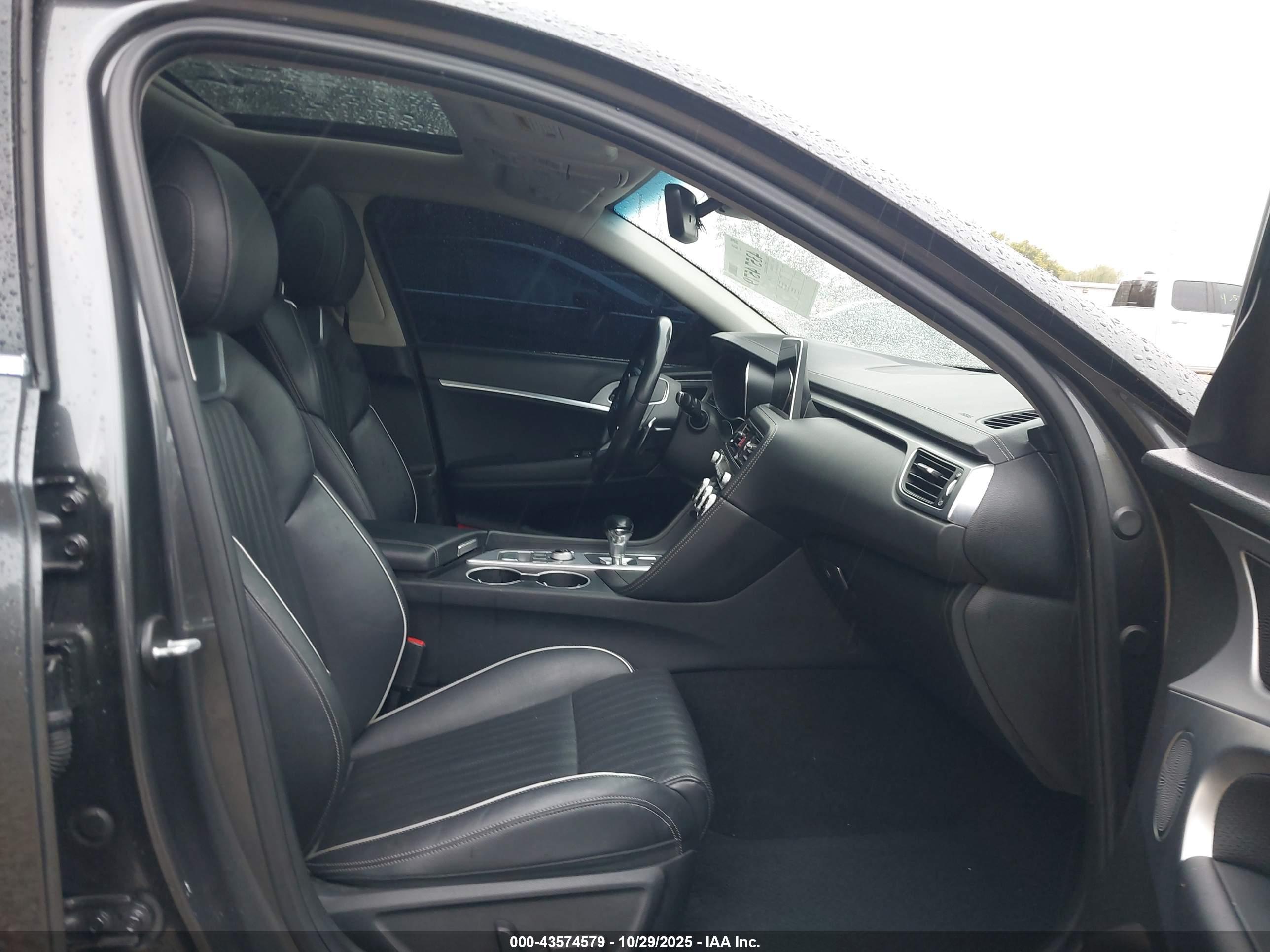 GENESIS G70 image 5