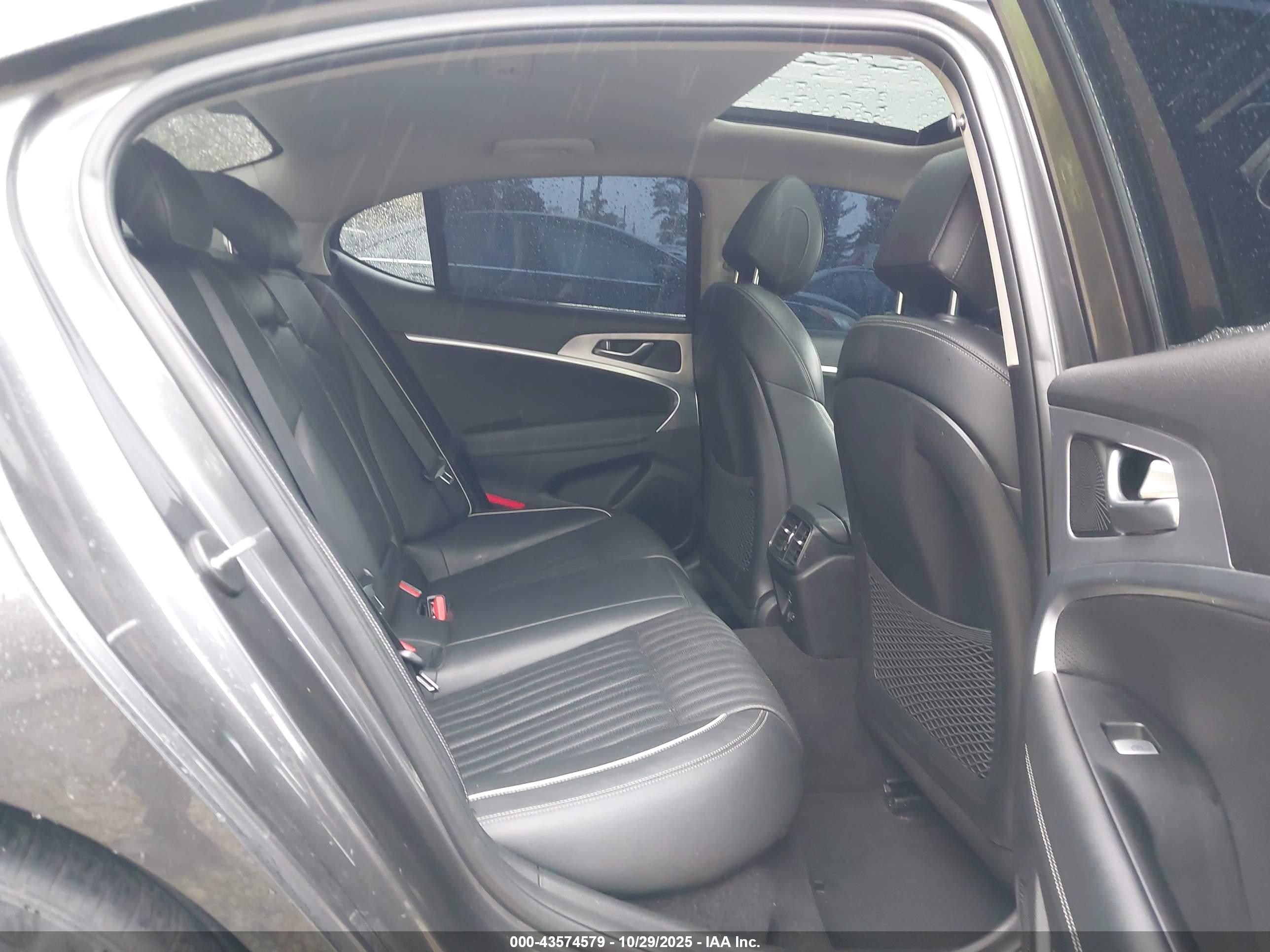 GENESIS G70 image 8