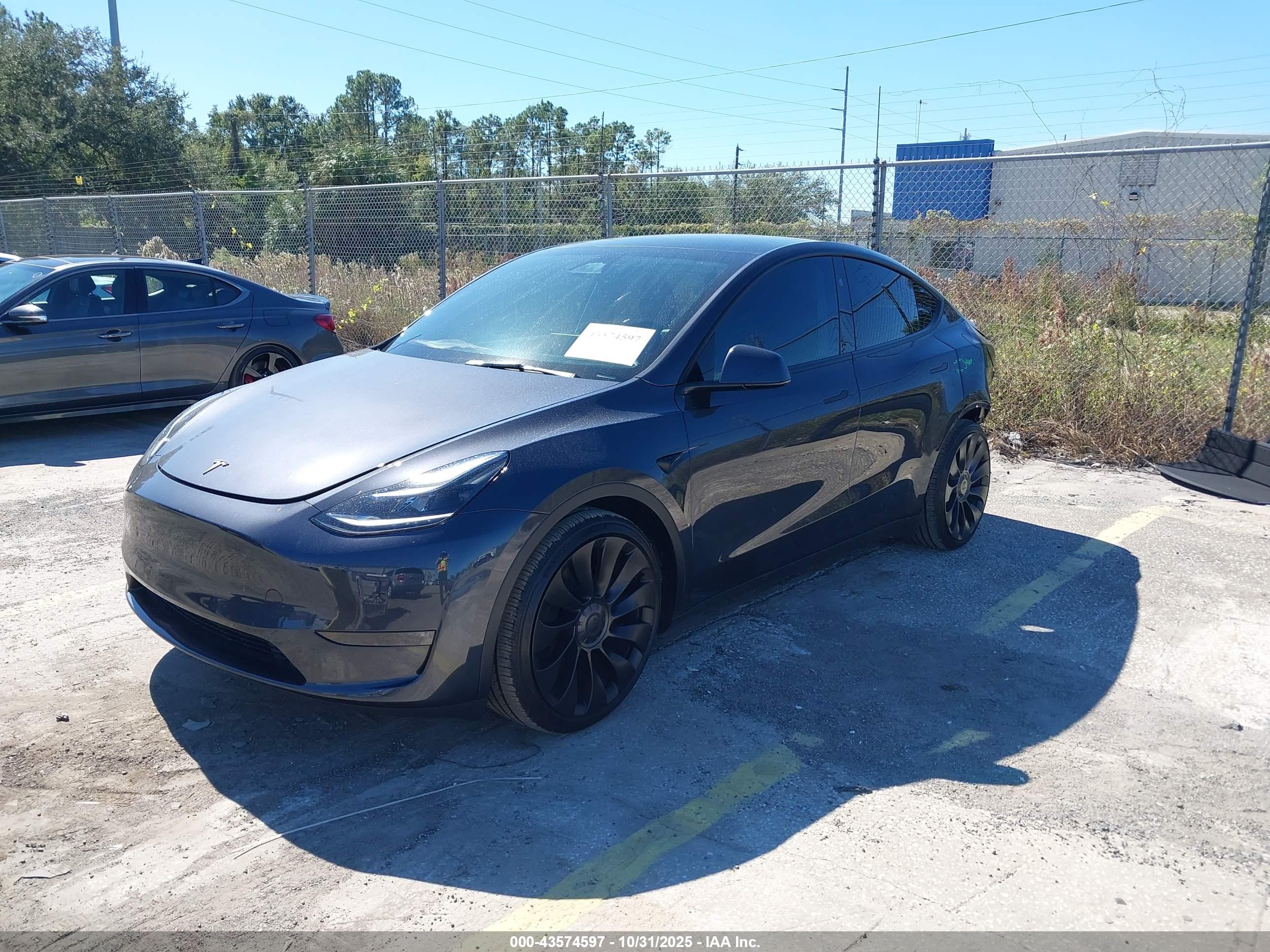 TESLA MODEL image 2