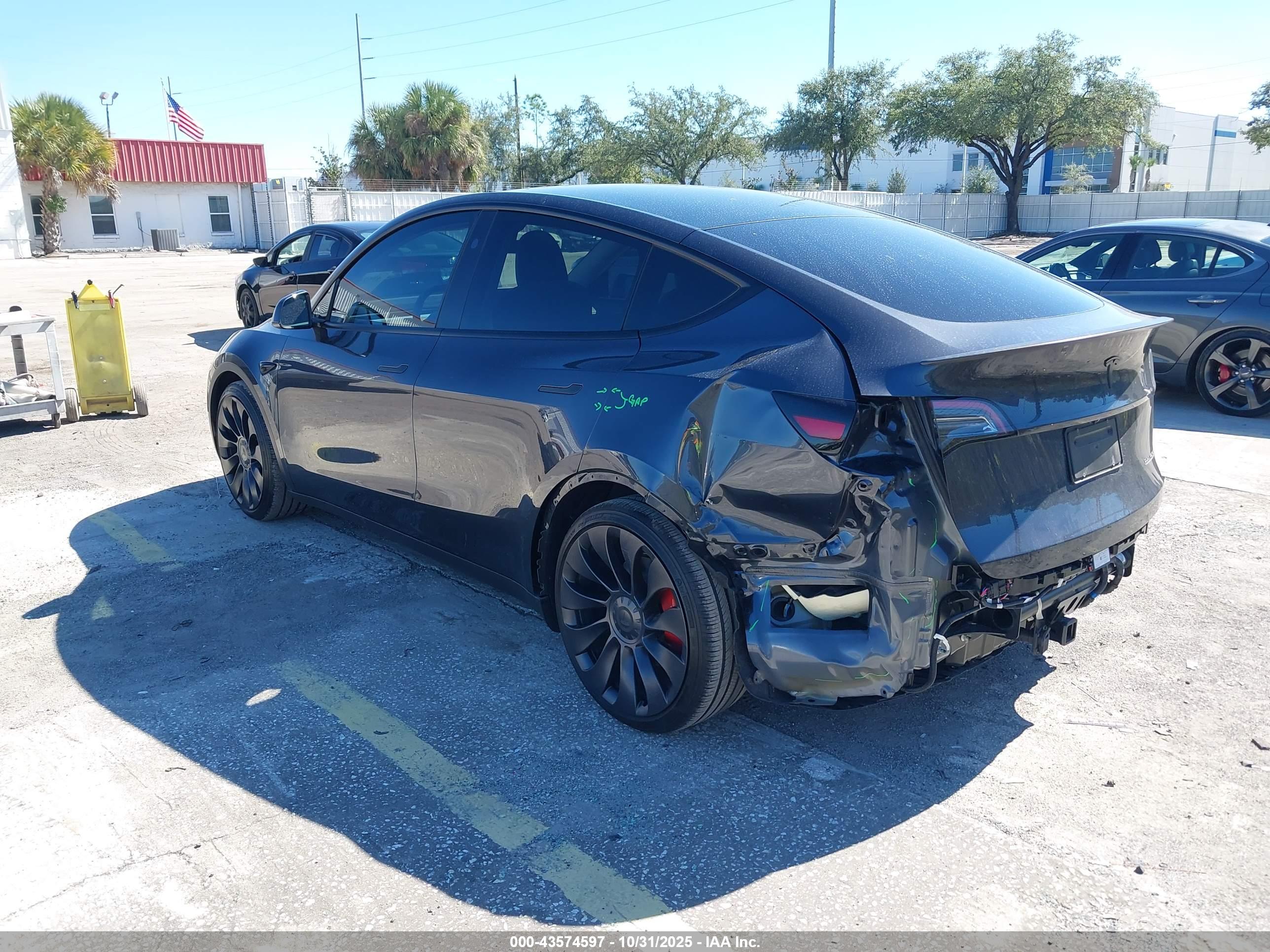 TESLA MODEL image 3