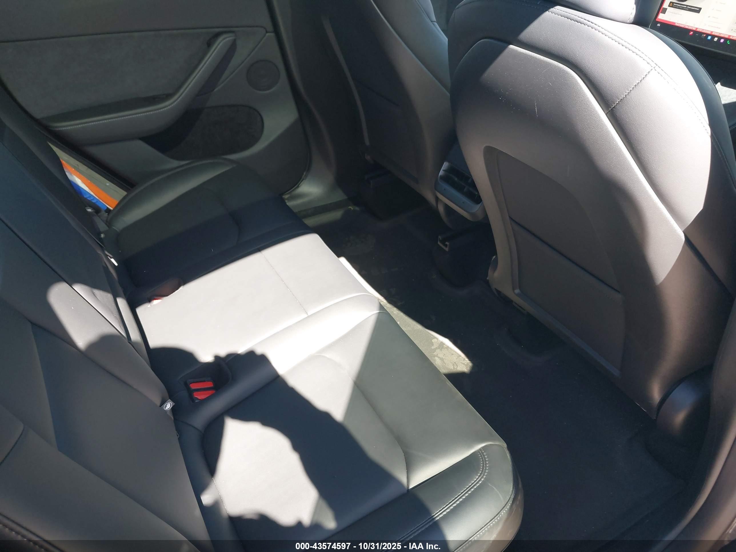 TESLA MODEL image 8