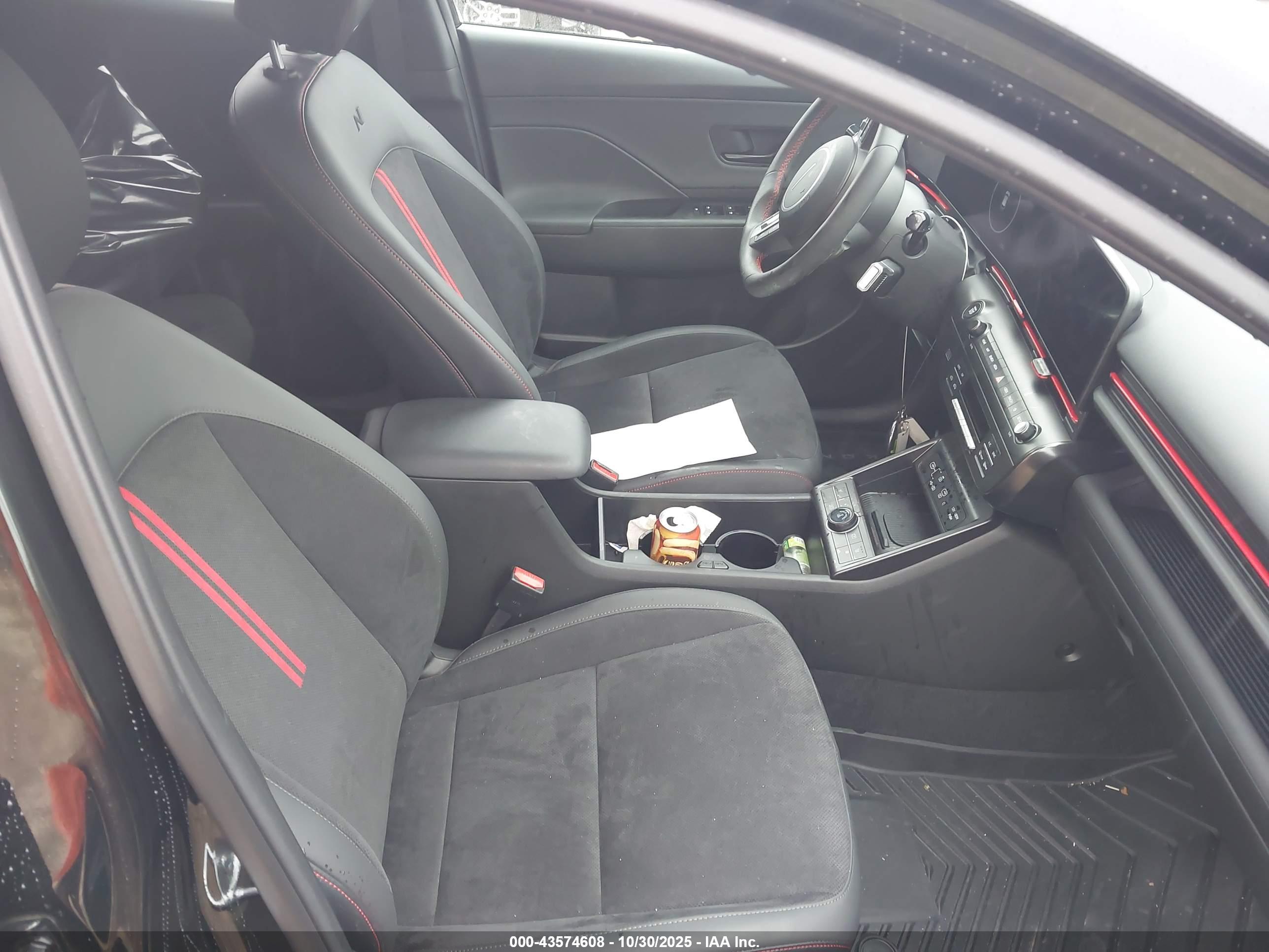 HYUNDAI KONA image 5