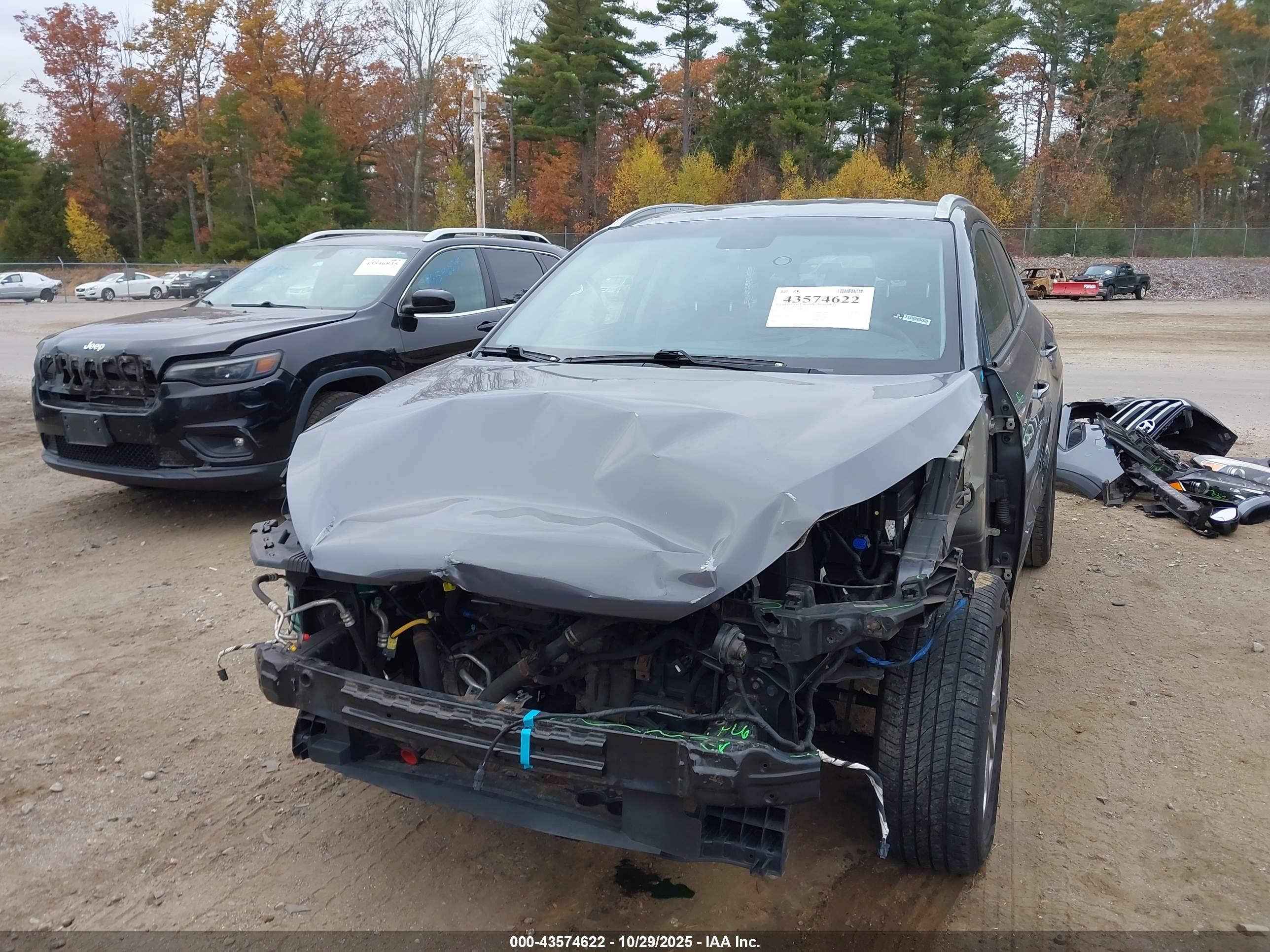 HYUNDAI TUCSON image 6