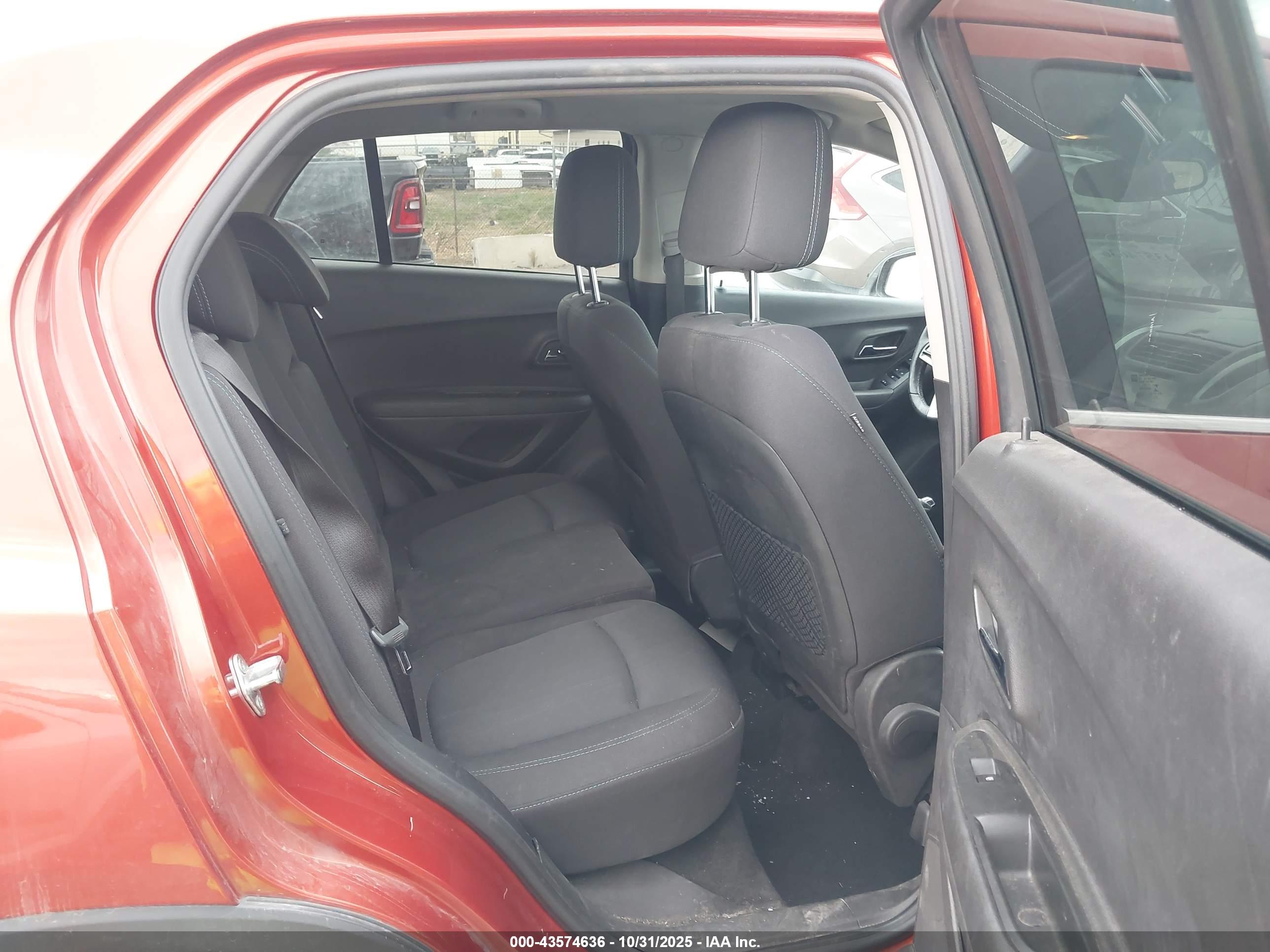 CHEVROLET TRAX image 8