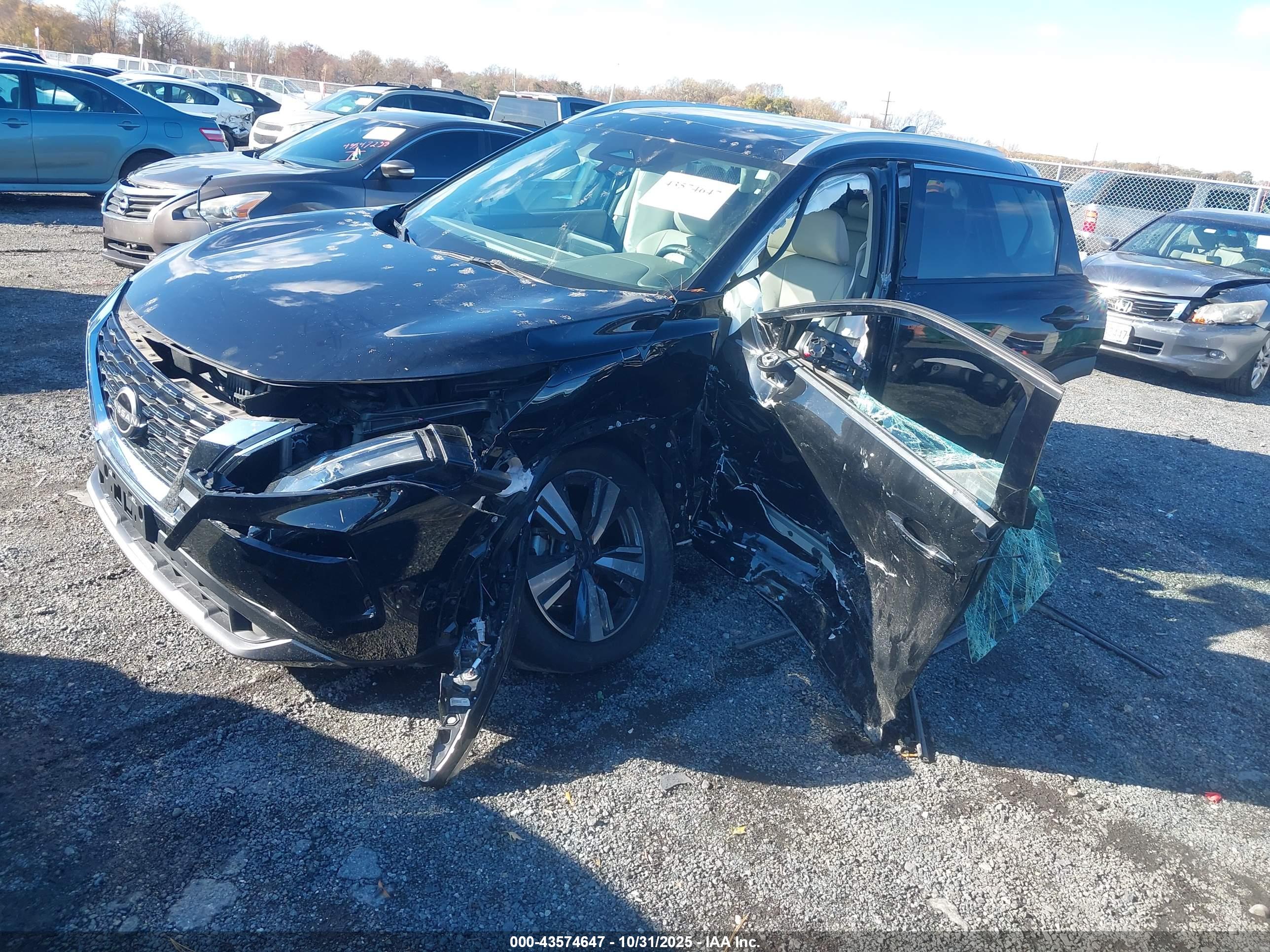 NISSAN ROGUE image 2