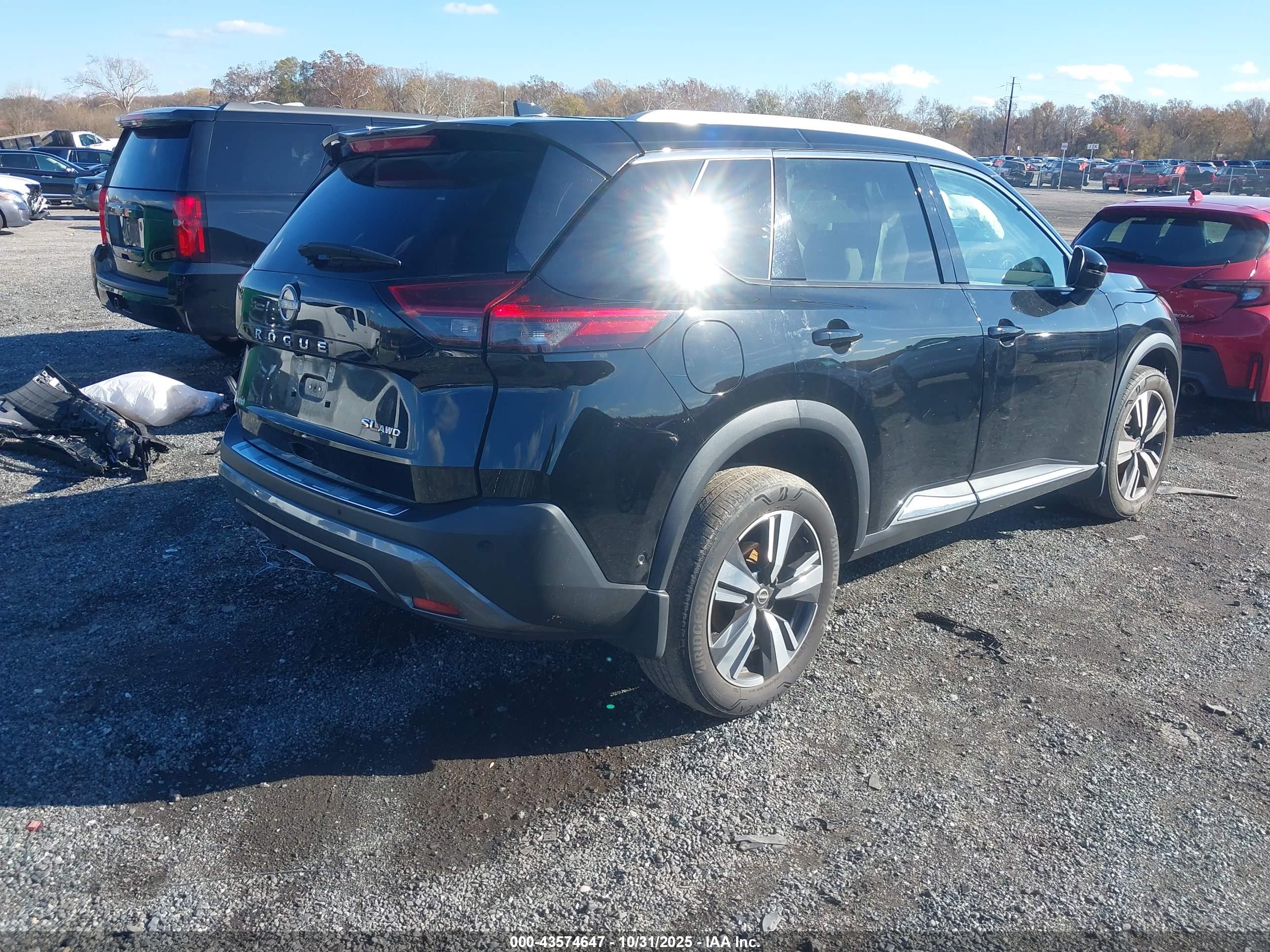 NISSAN ROGUE image 4