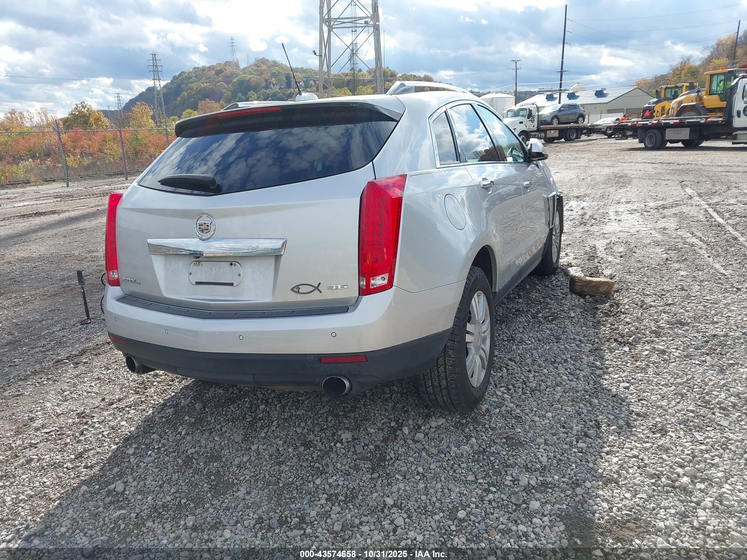 CADILLAC SRX image 4