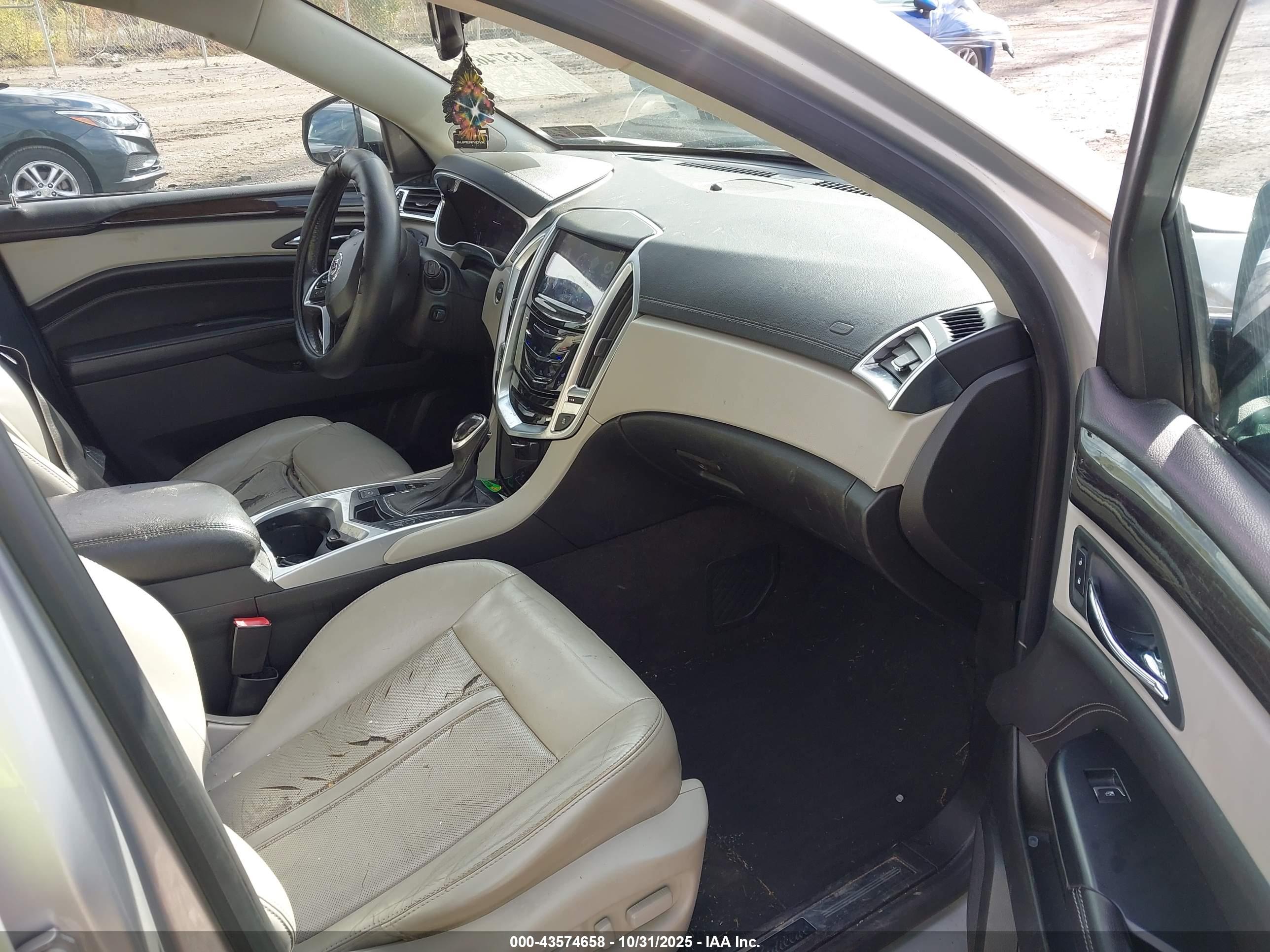 CADILLAC SRX image 5