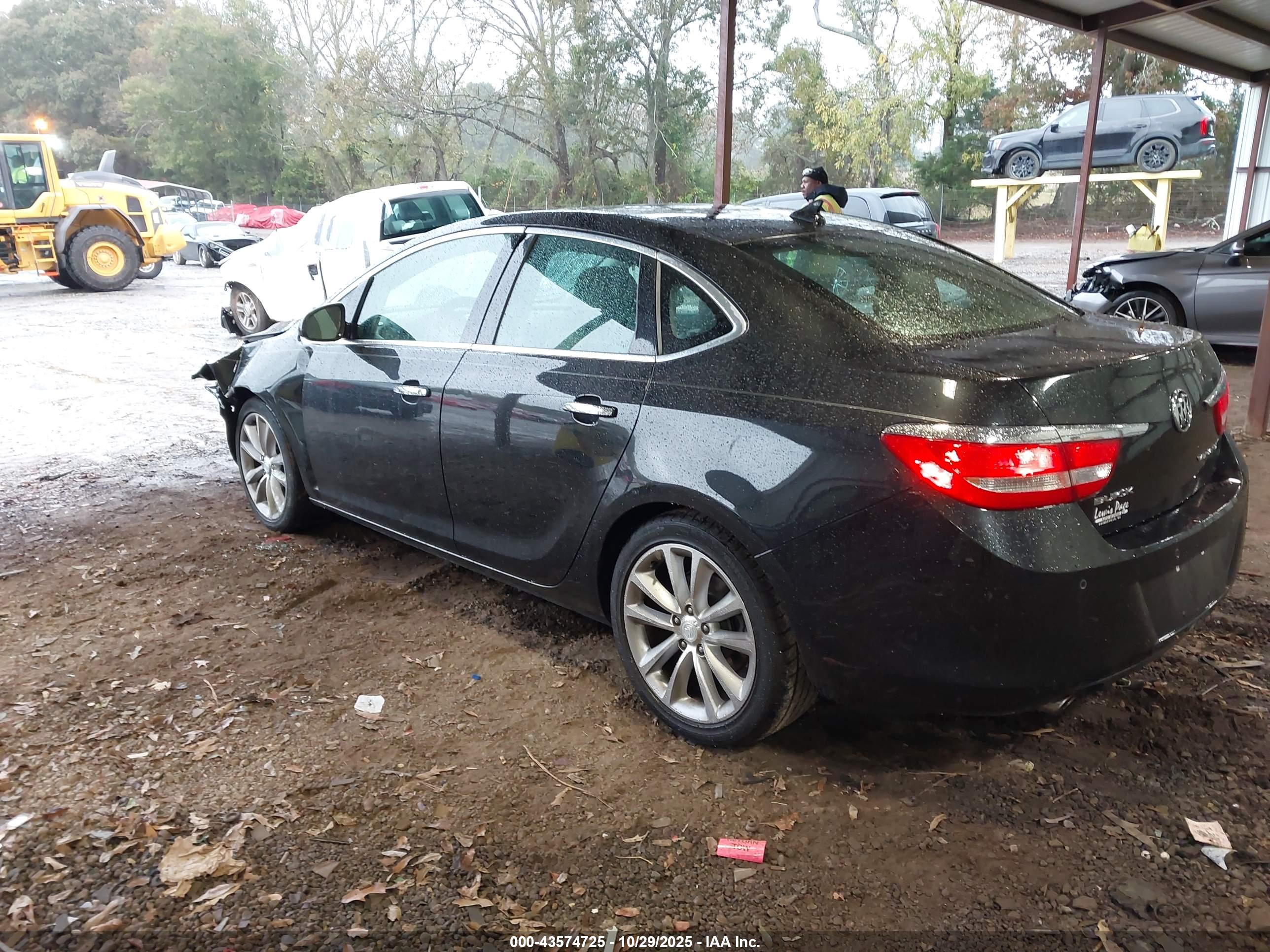 BUICK VERANO image 3