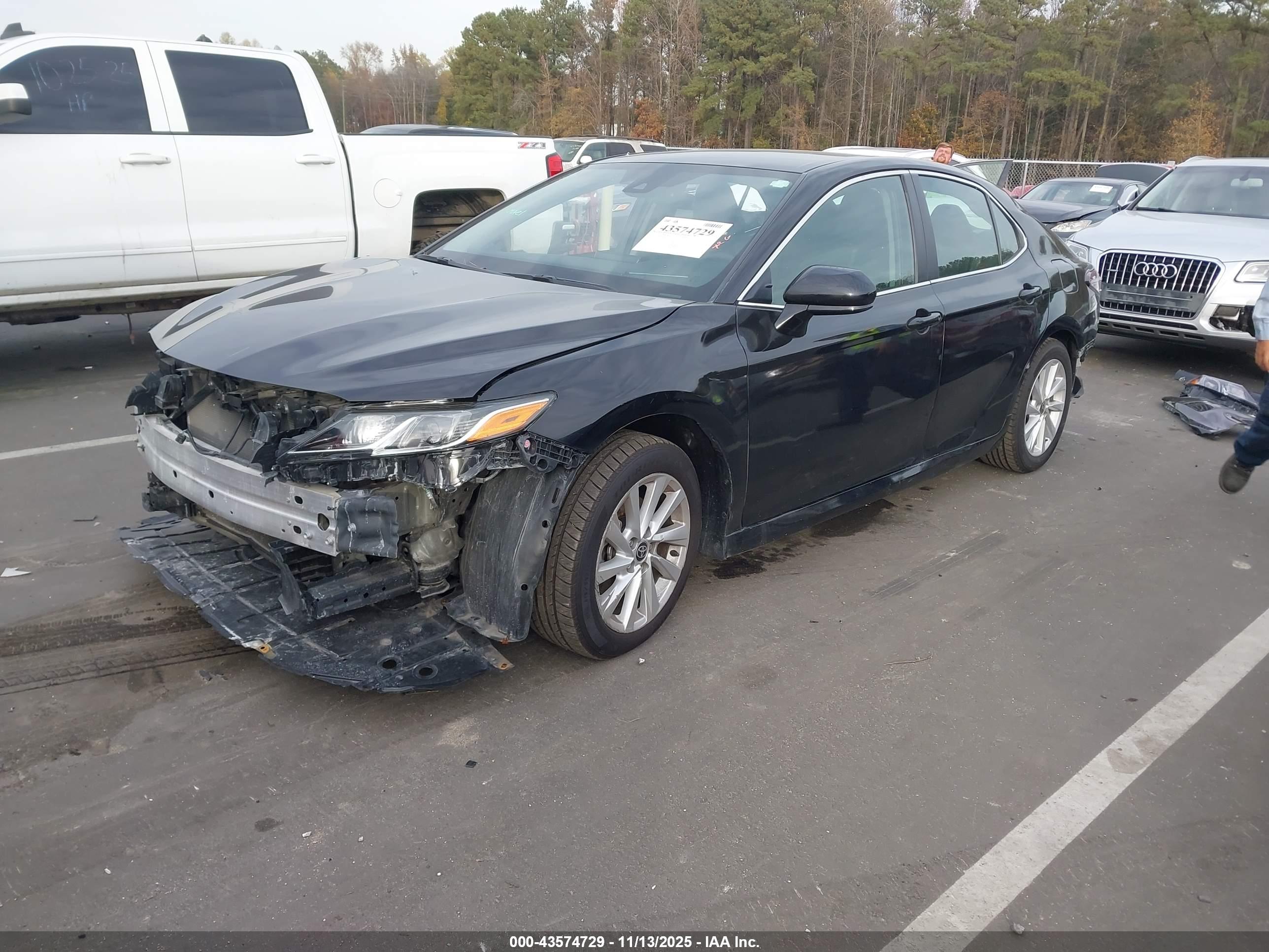 TOYOTA CAMRY image 2