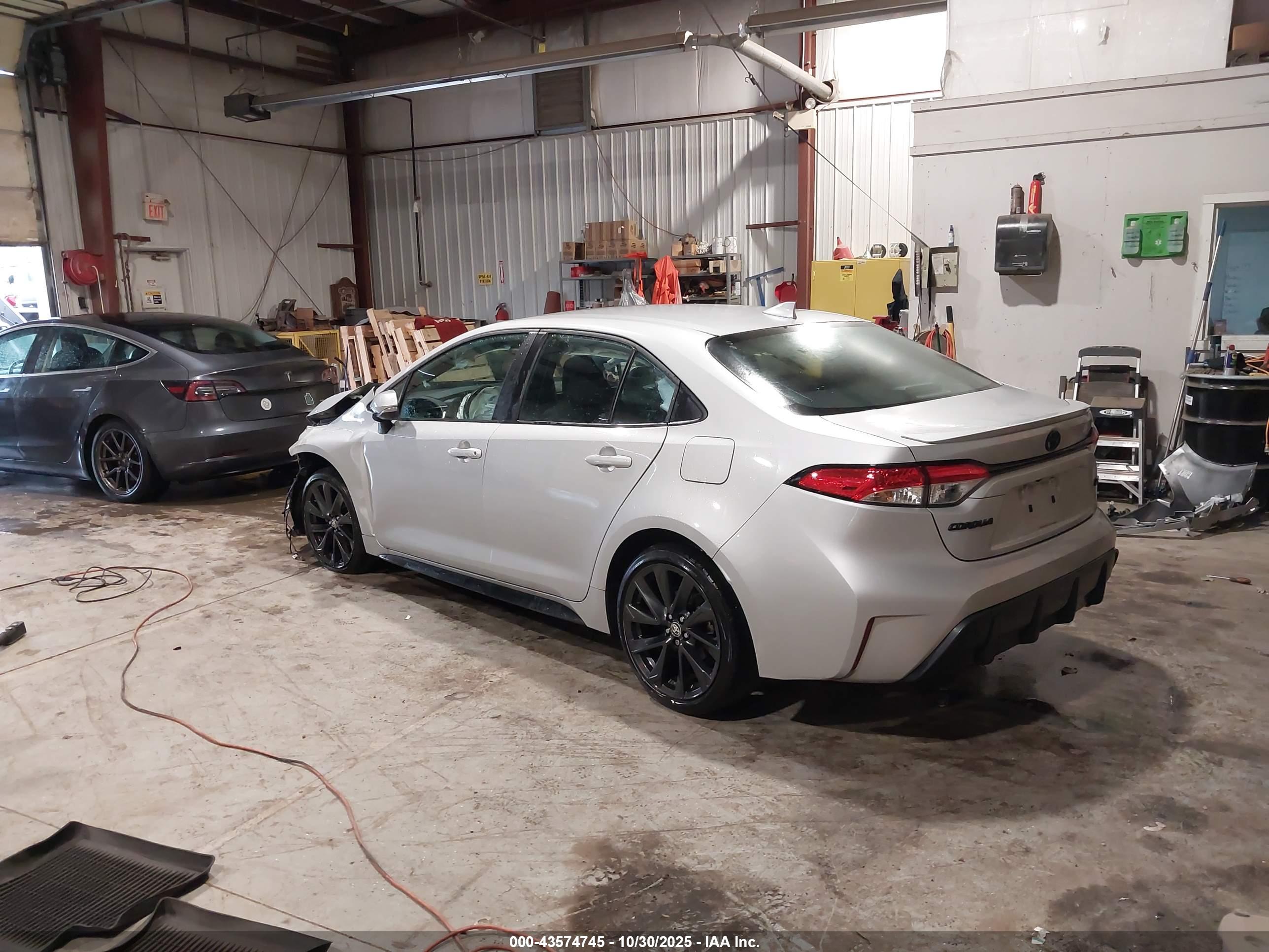 TOYOTA COROLLA image 3