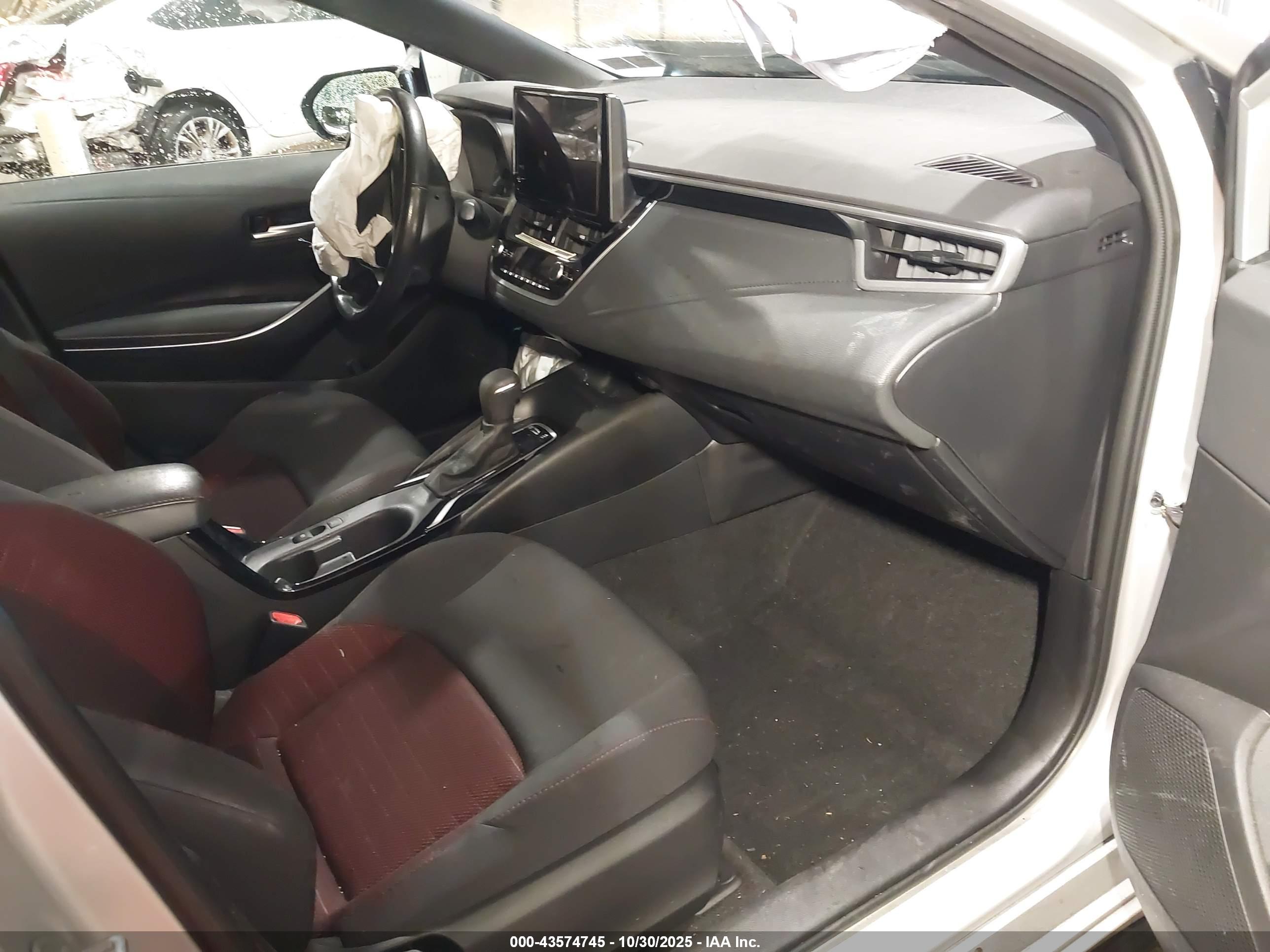TOYOTA COROLLA image 5