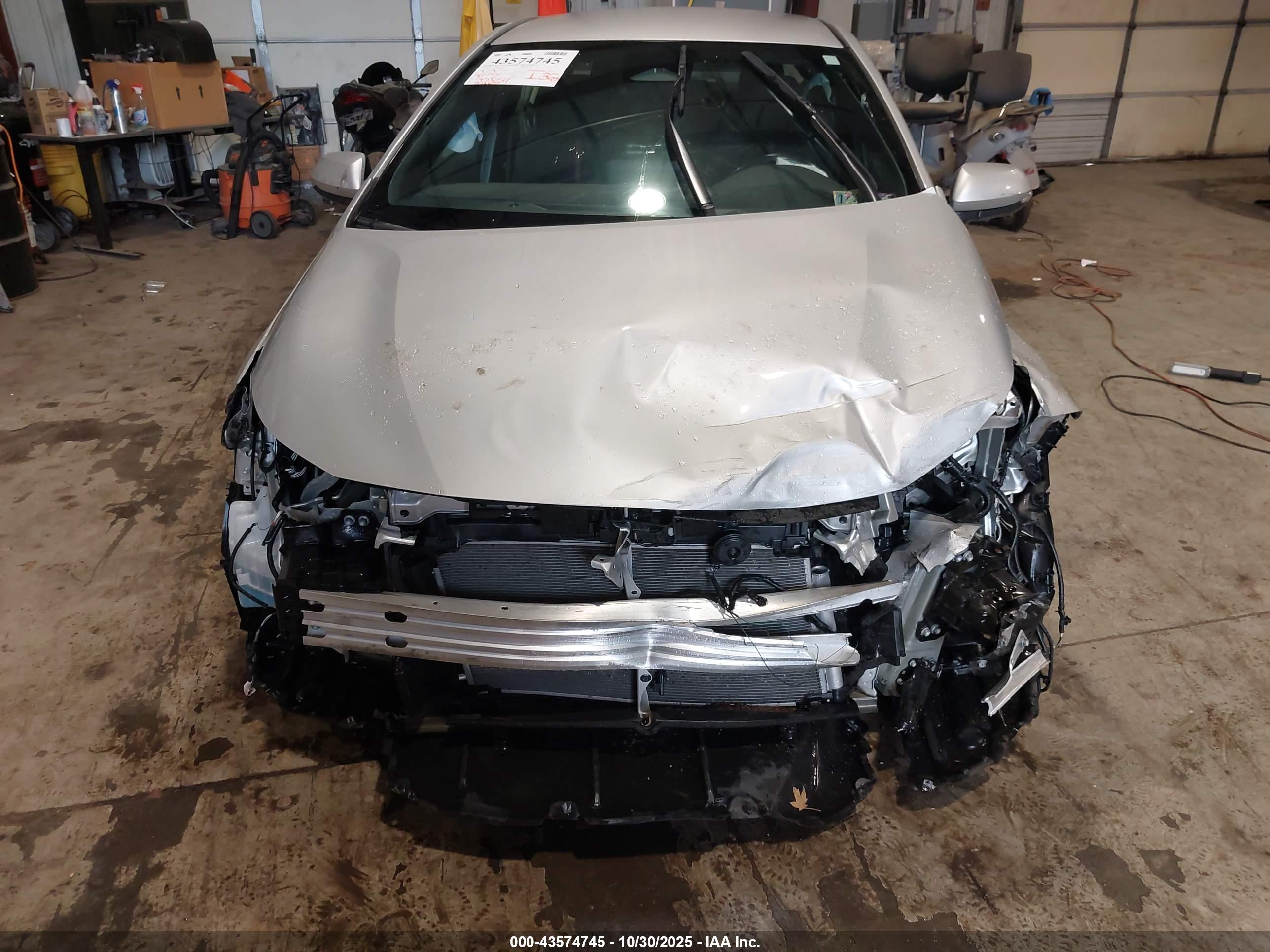 TOYOTA COROLLA image 6