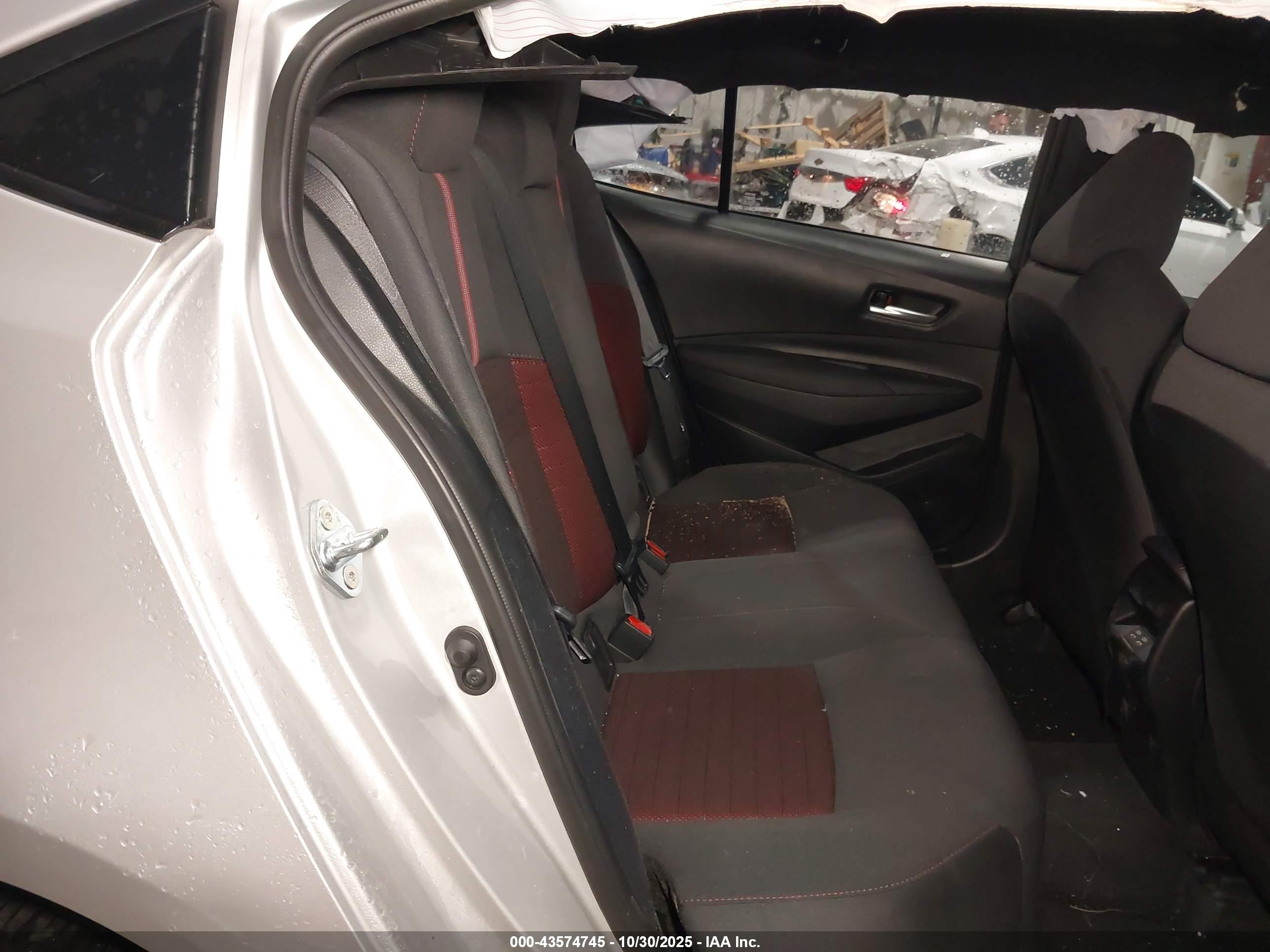 TOYOTA COROLLA image 8