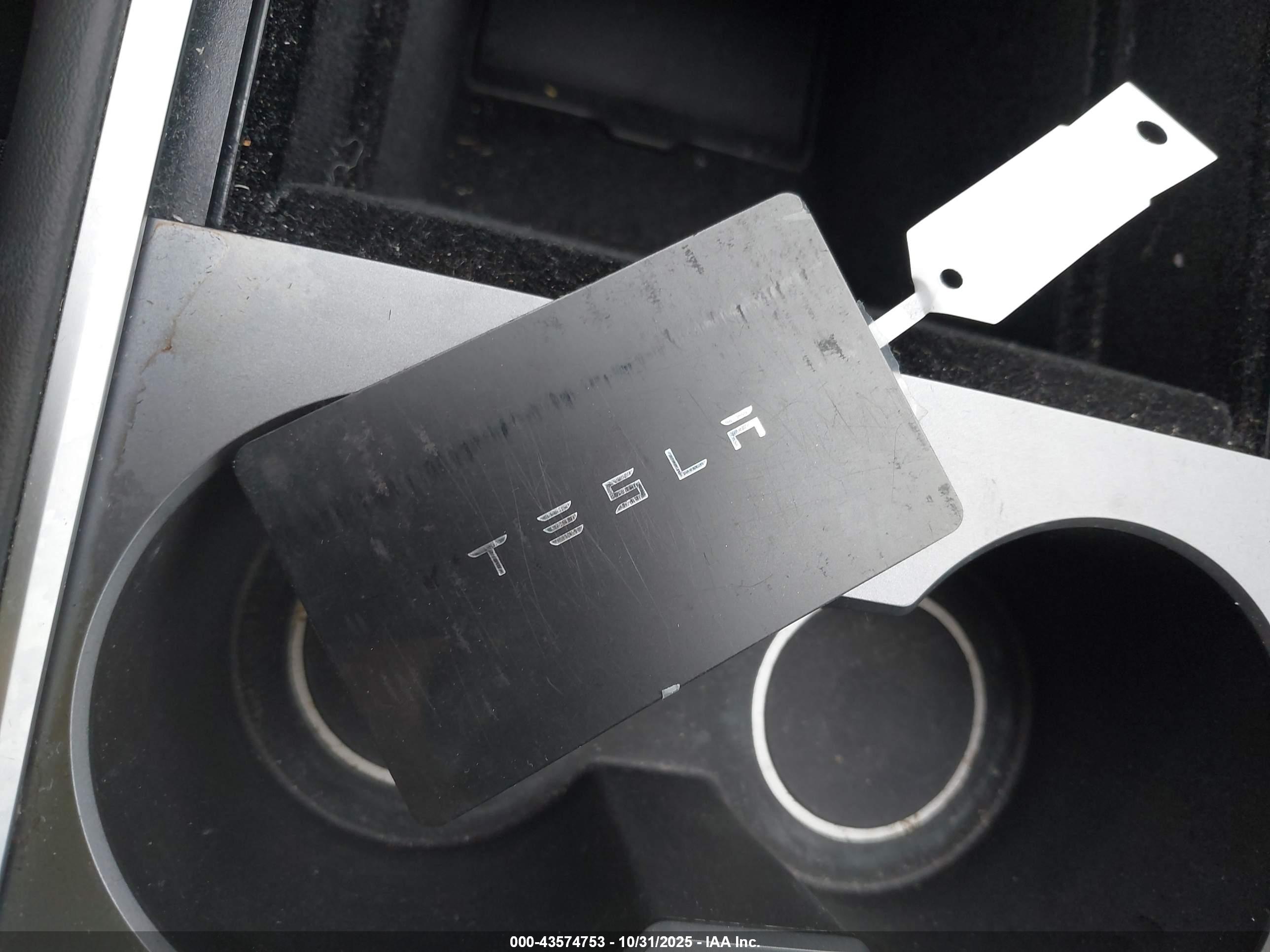TESLA MODEL image 11