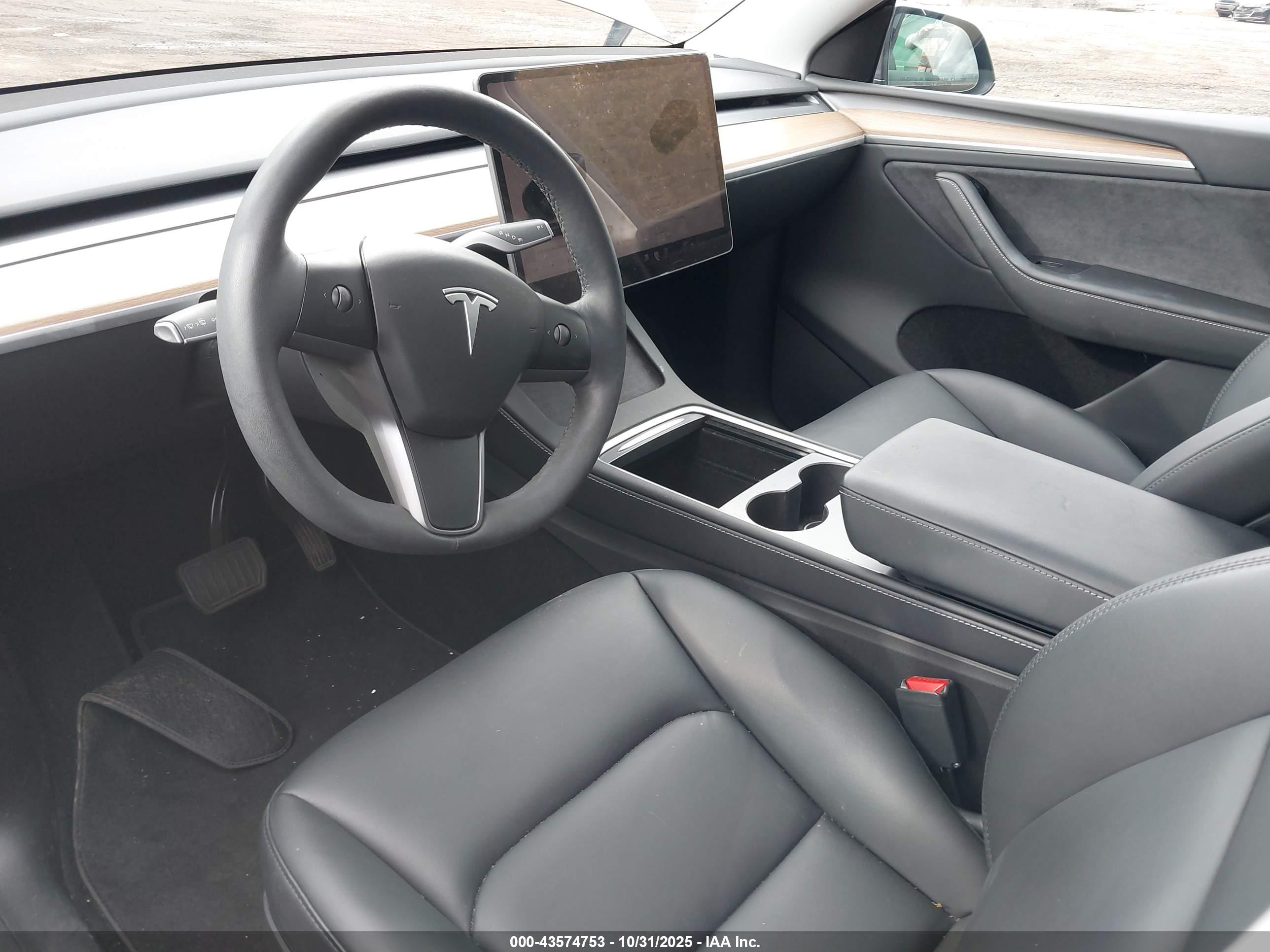 TESLA MODEL image 5