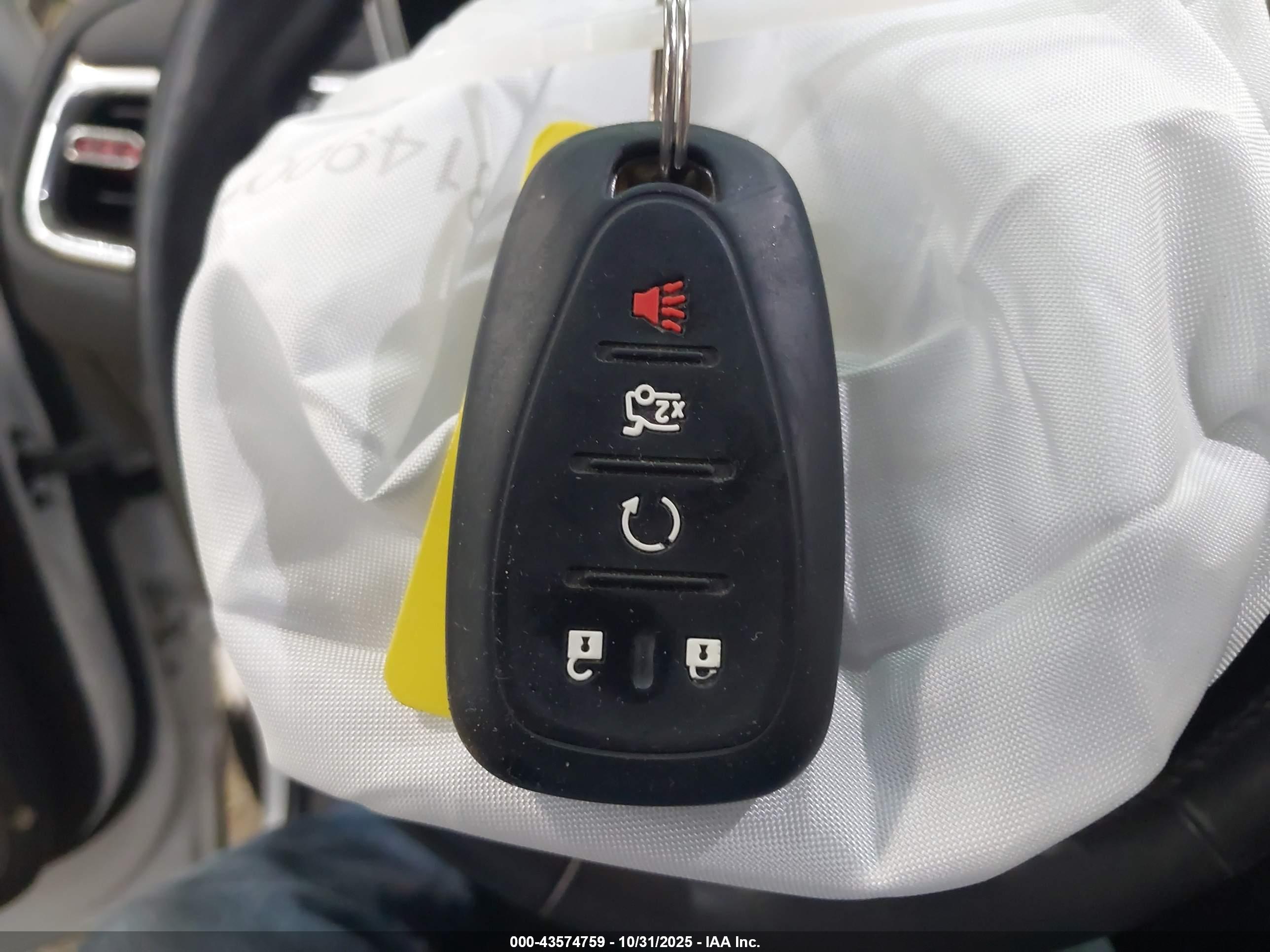 CHEVROLET EQUINOX image 11