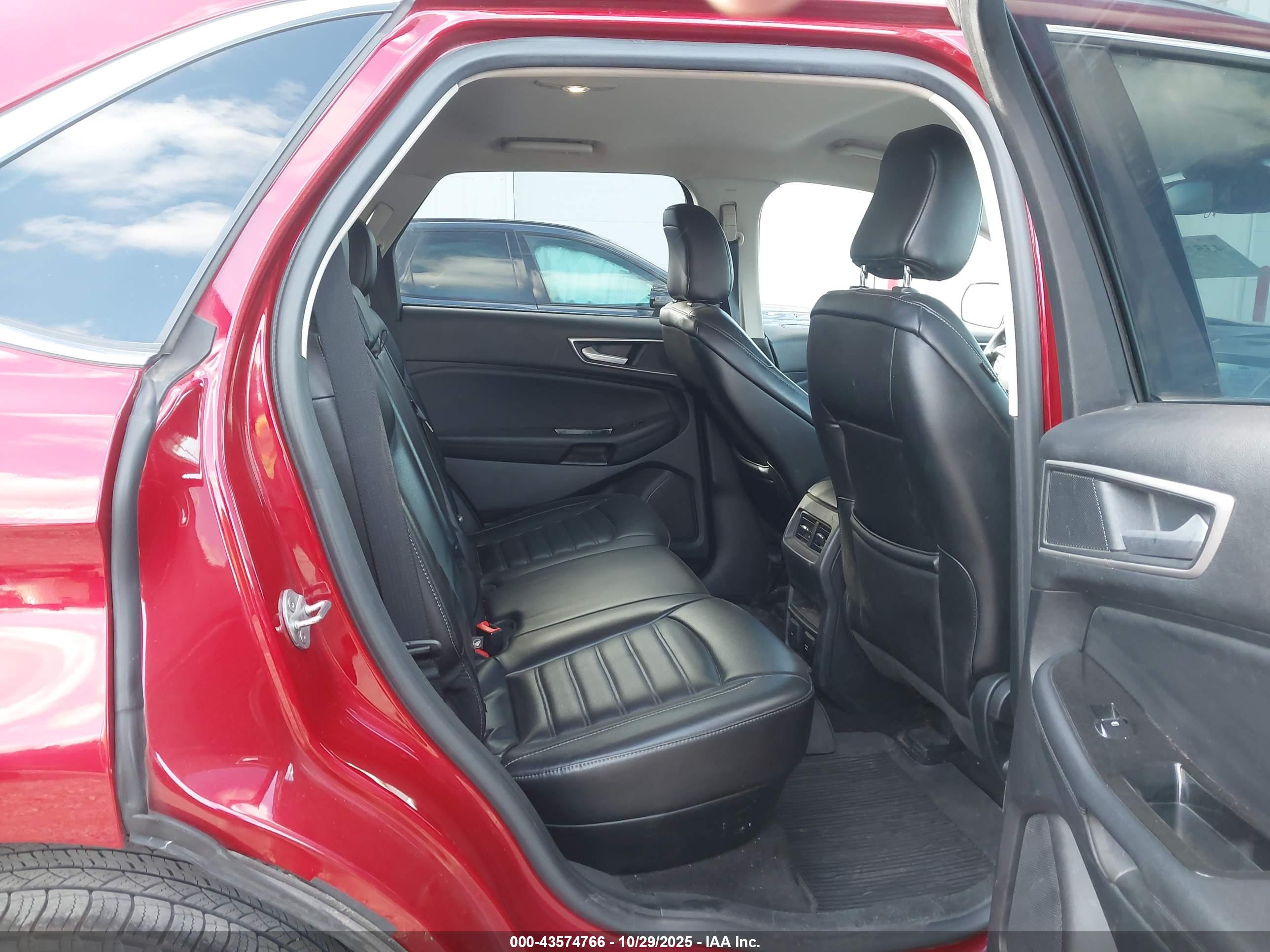 FORD EDGE image 8