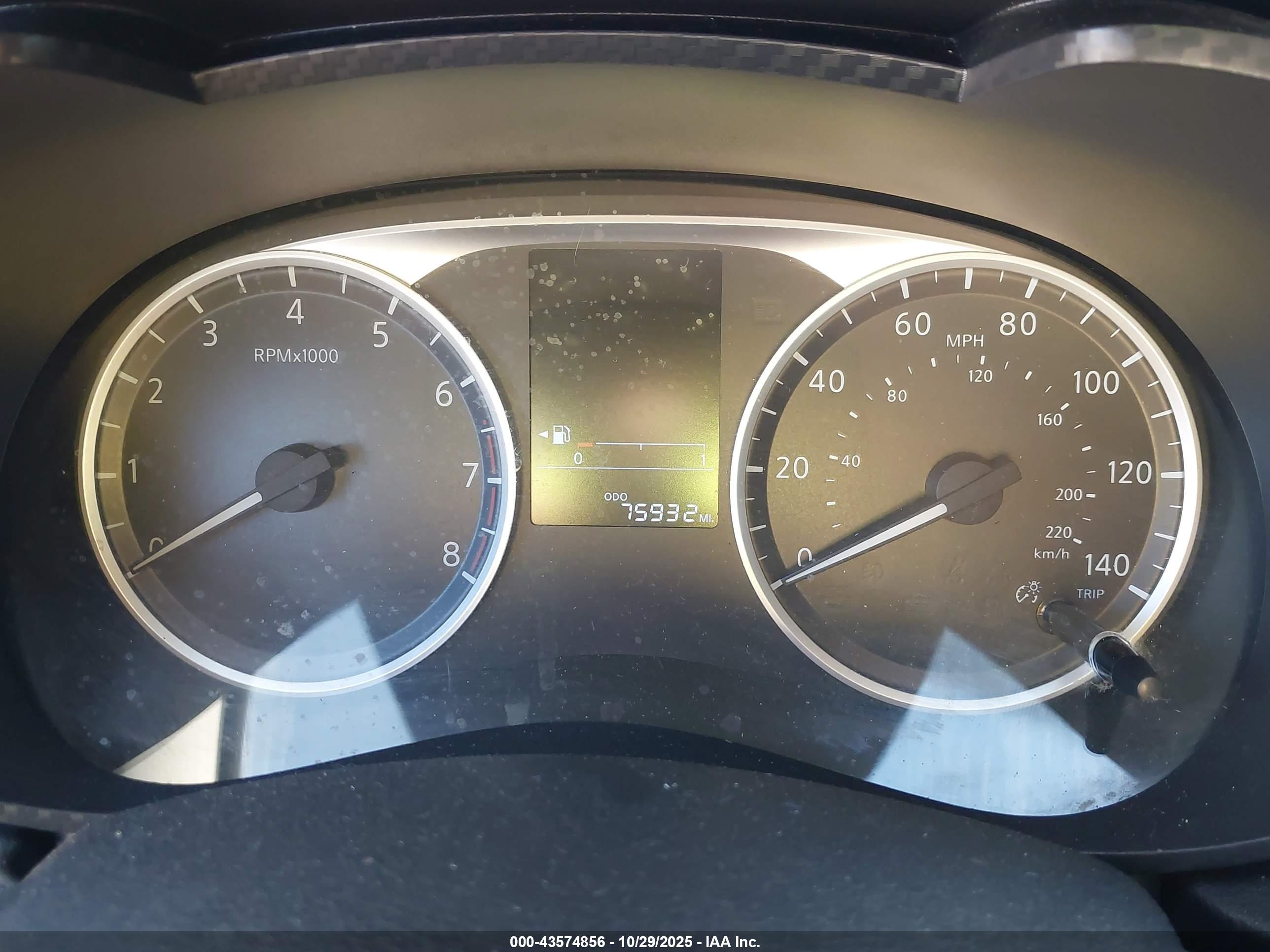NISSAN VERSA image 7