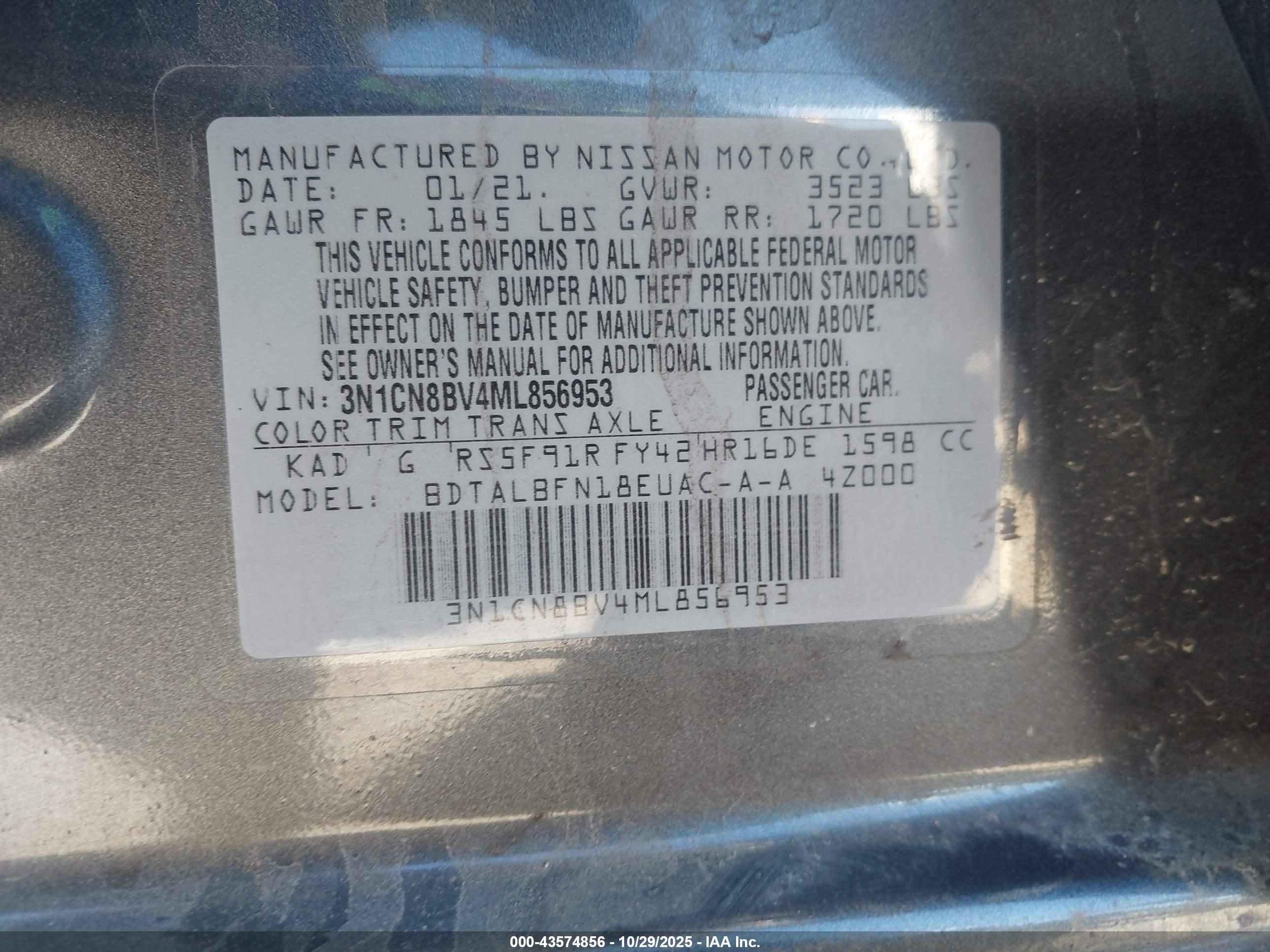 NISSAN VERSA image 9