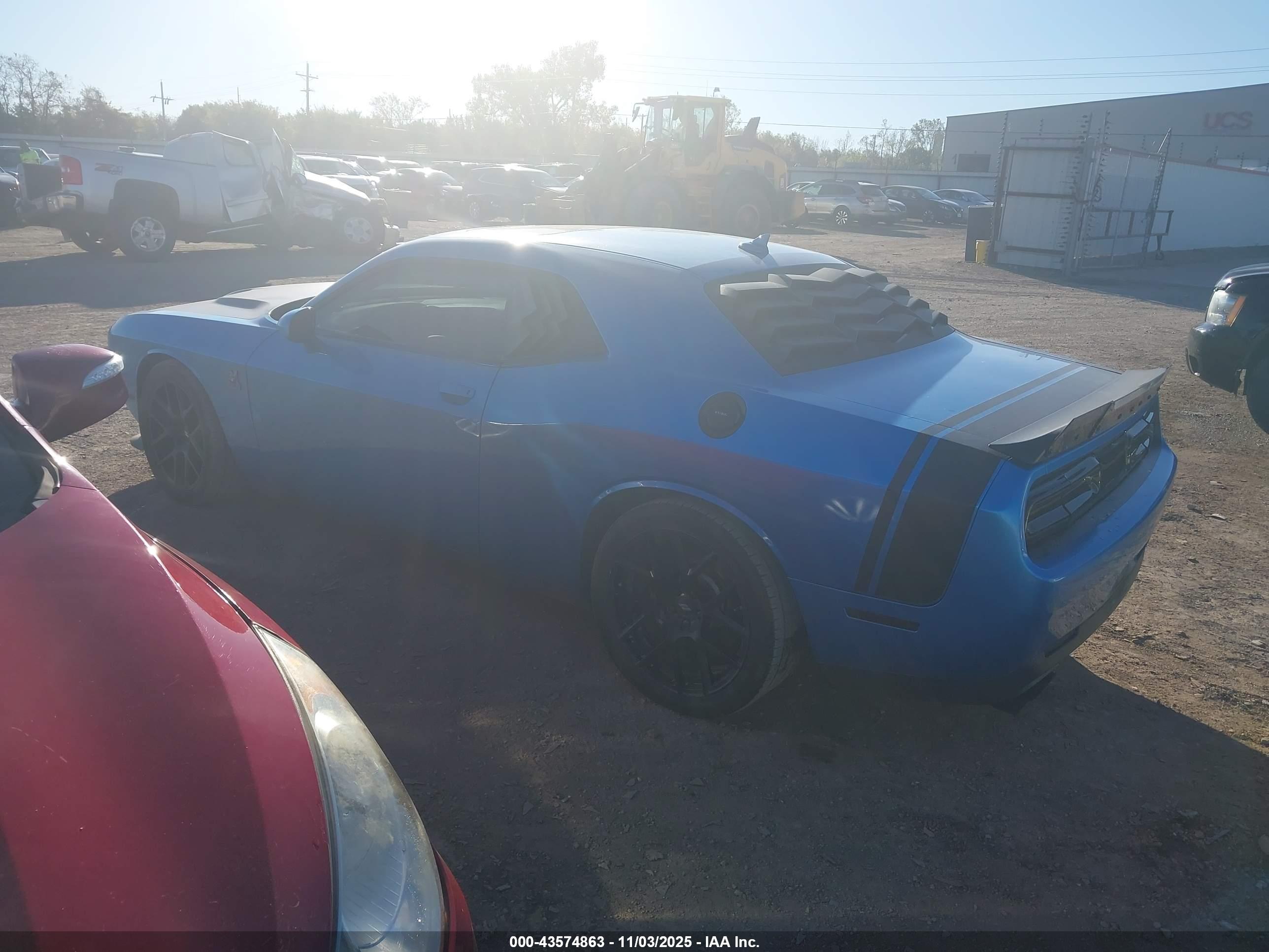 DODGE CHALLENGER image 3