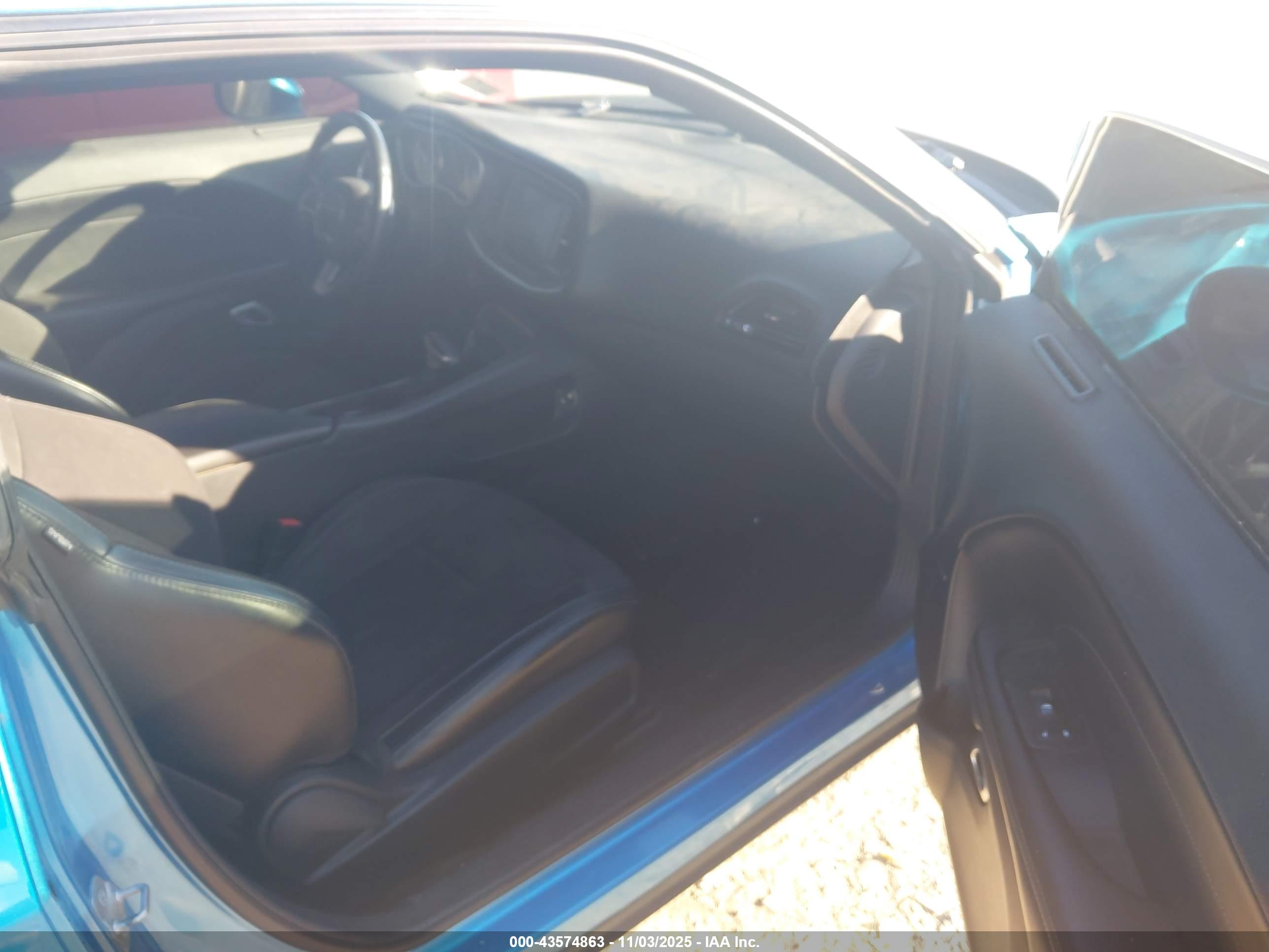 DODGE CHALLENGER image 5