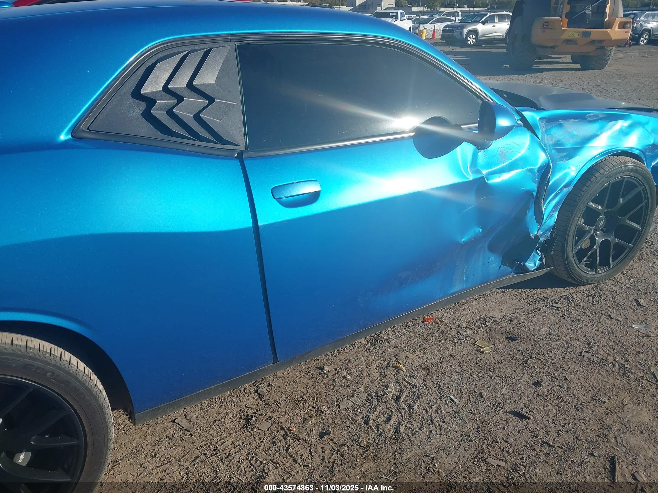 DODGE CHALLENGER image 6