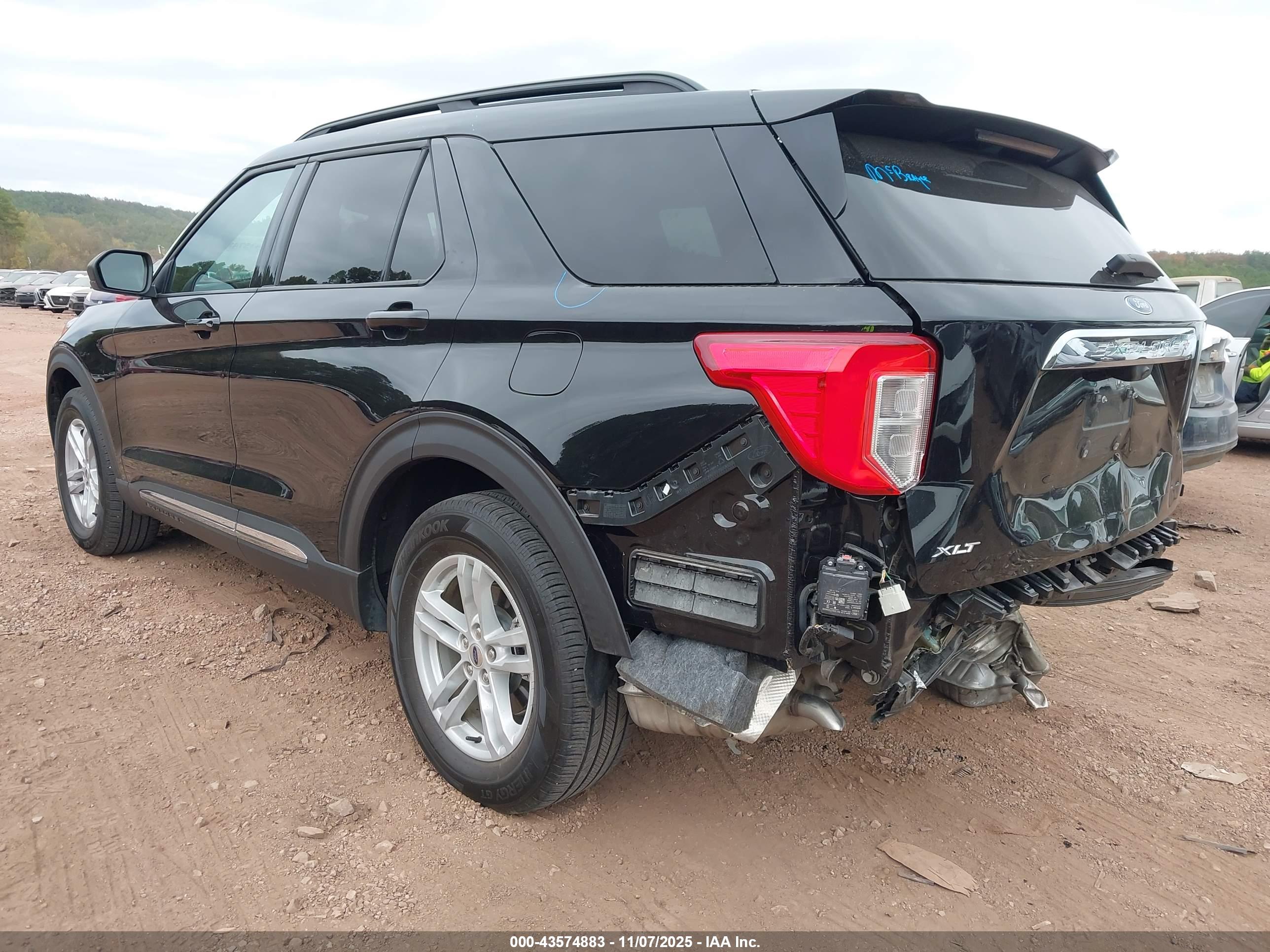 FORD EXPLORER image 3