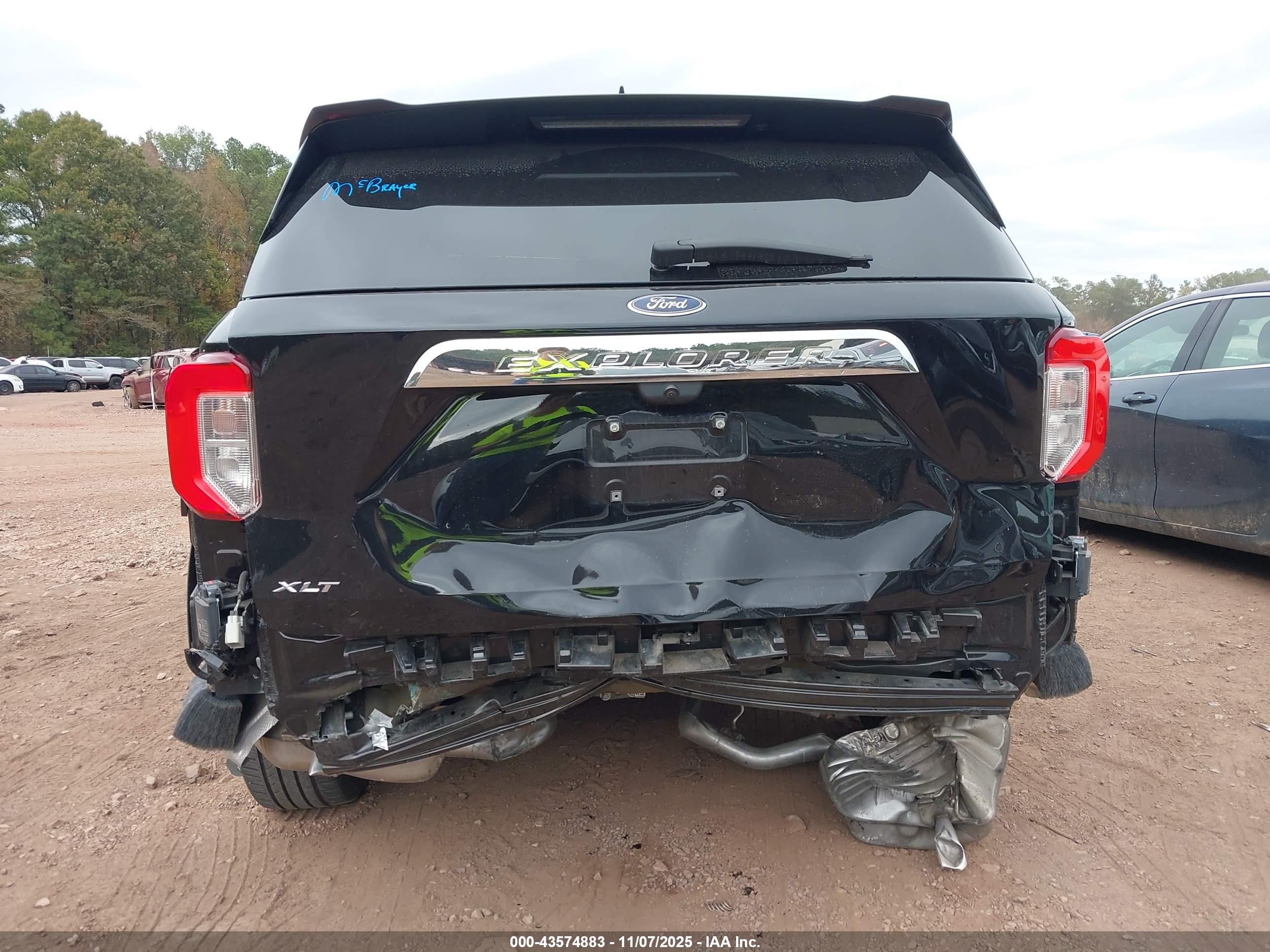 FORD EXPLORER image 6
