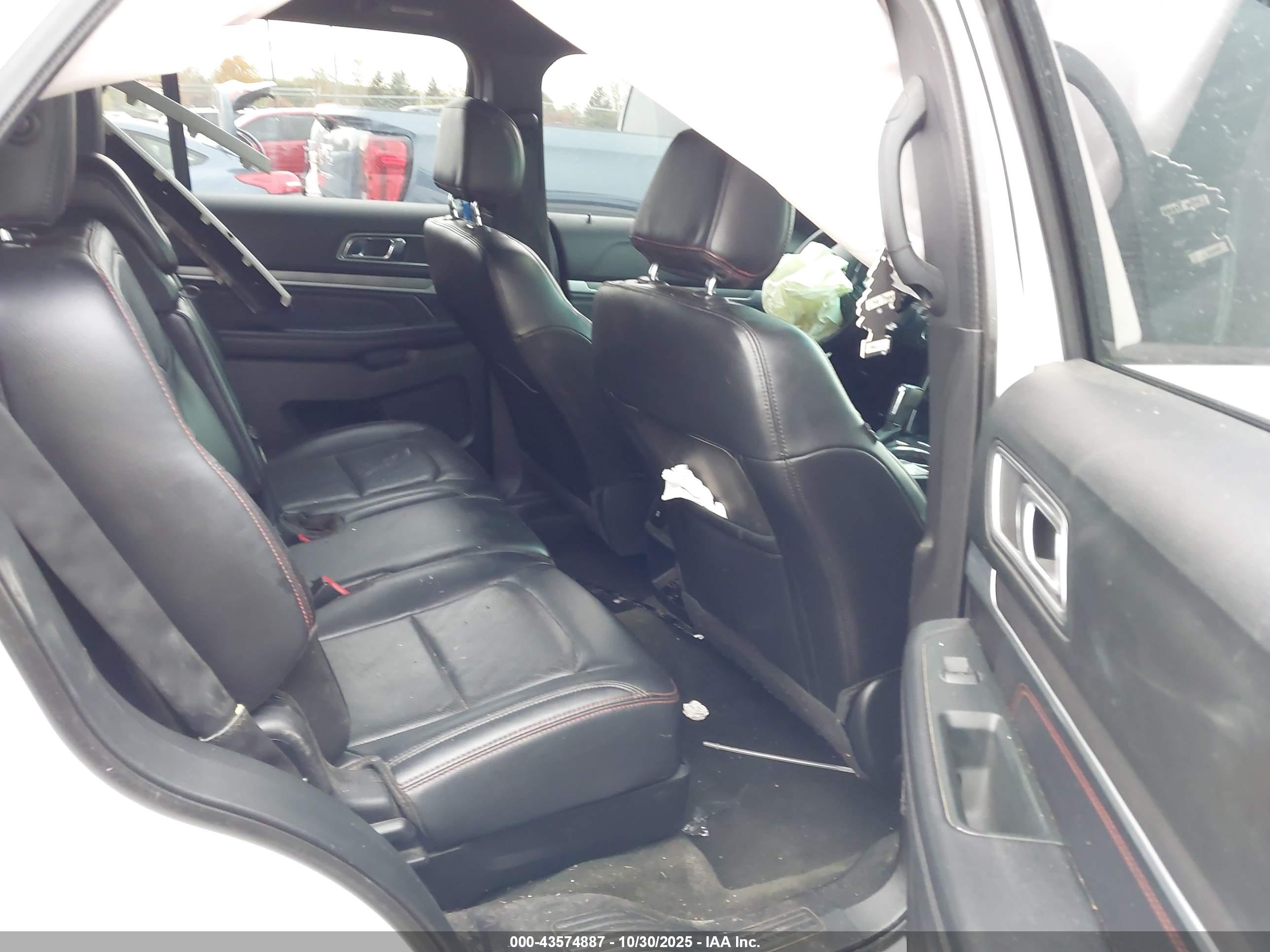 FORD EXPLORER image 8