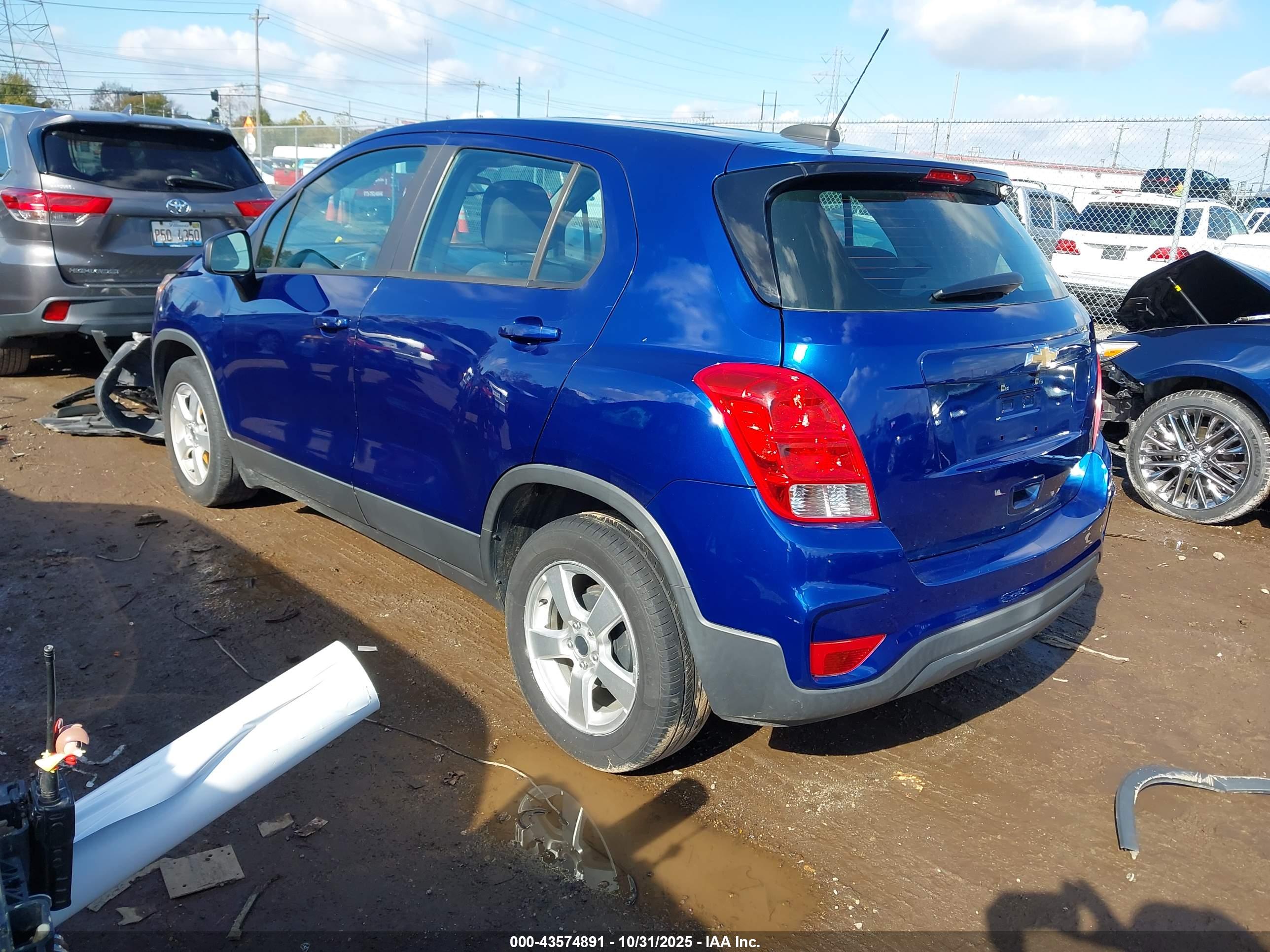 CHEVROLET TRAX image 3