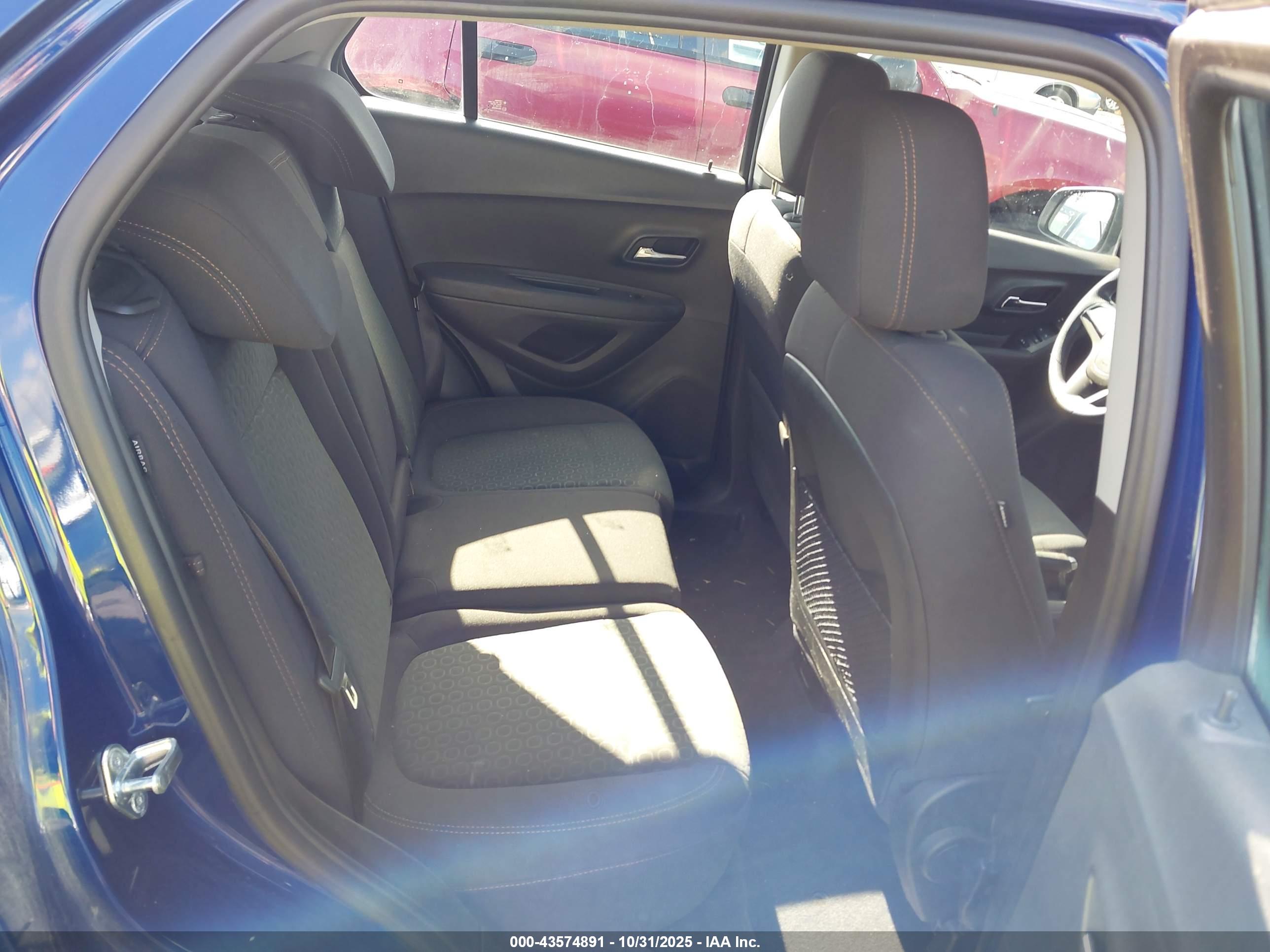 CHEVROLET TRAX image 8