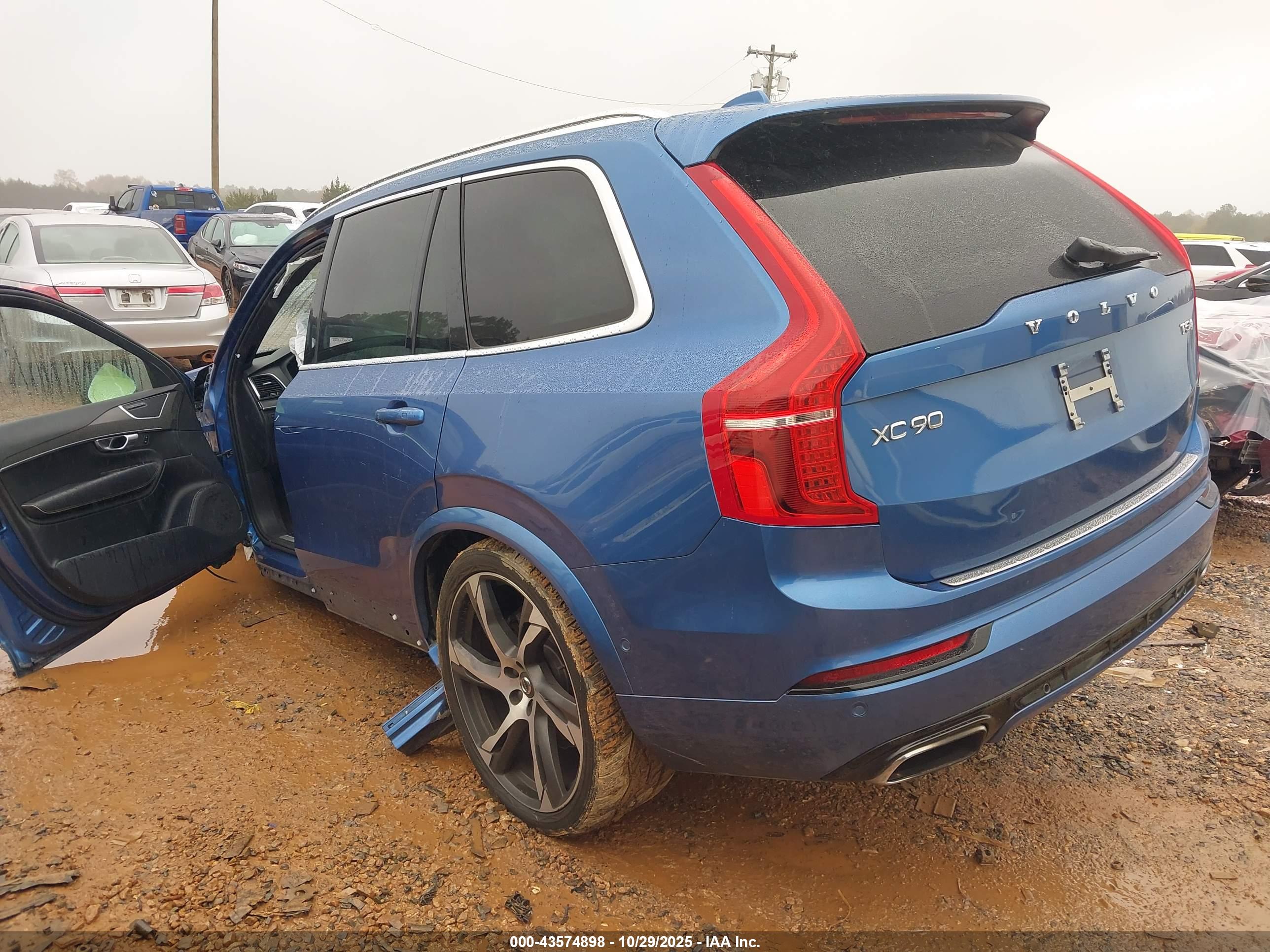 VOLVO XC90 image 3