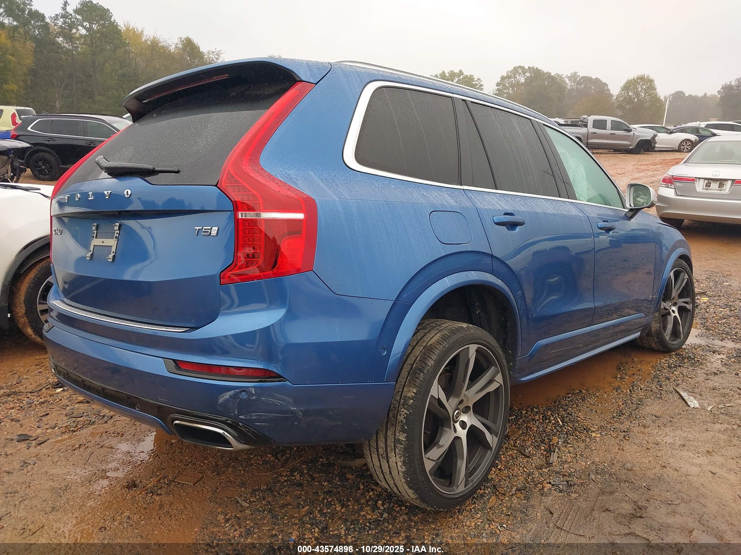 VOLVO XC90 image 4