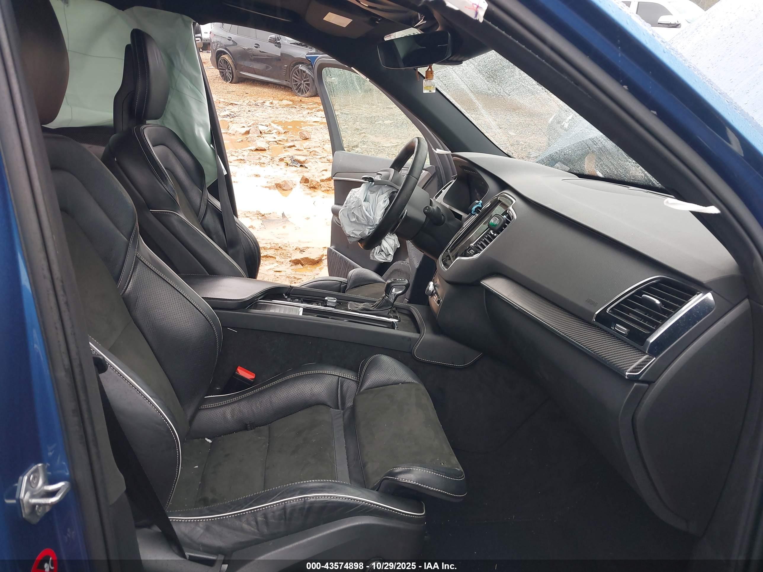 VOLVO XC90 image 5