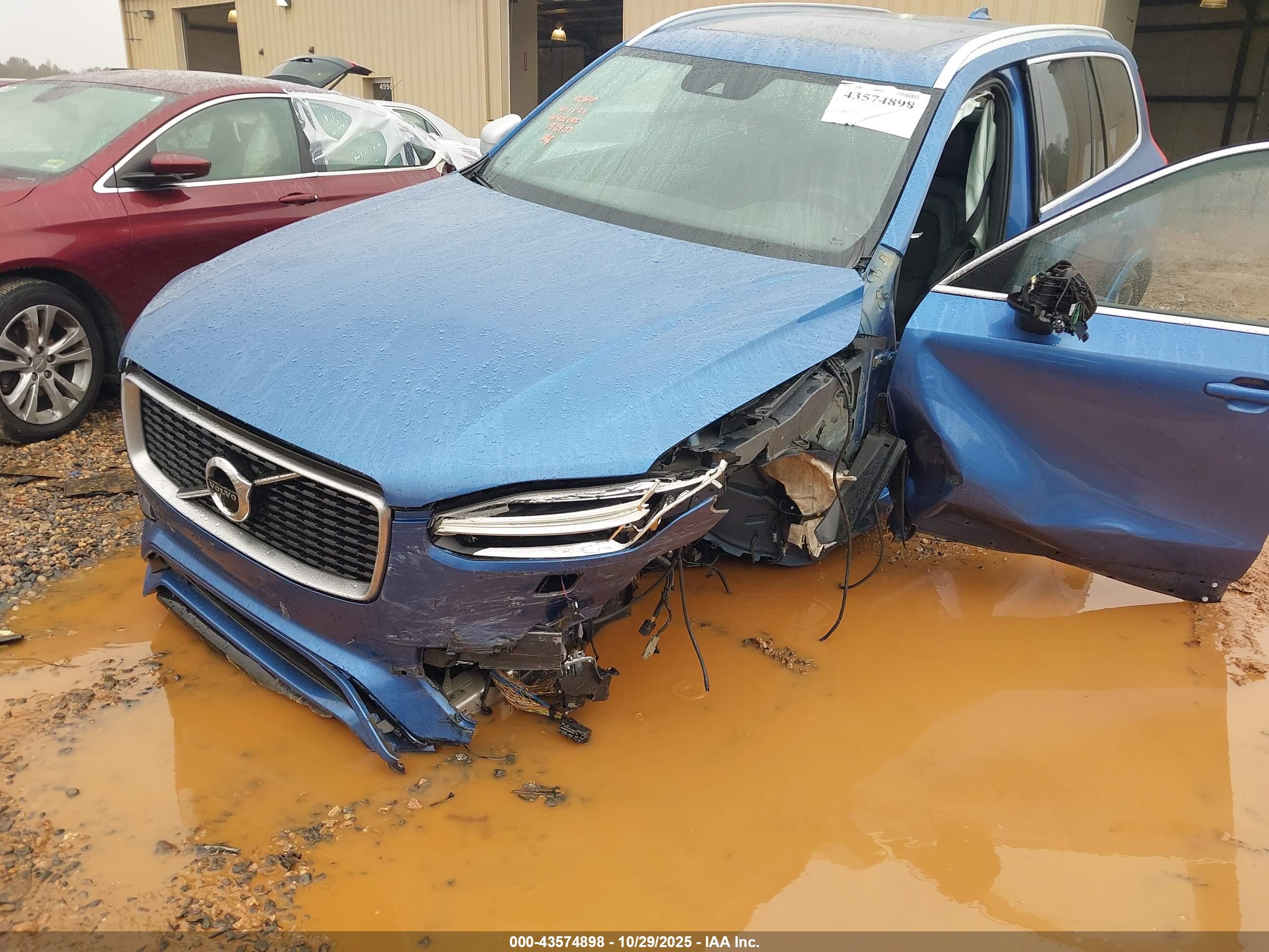 VOLVO XC90 image 6