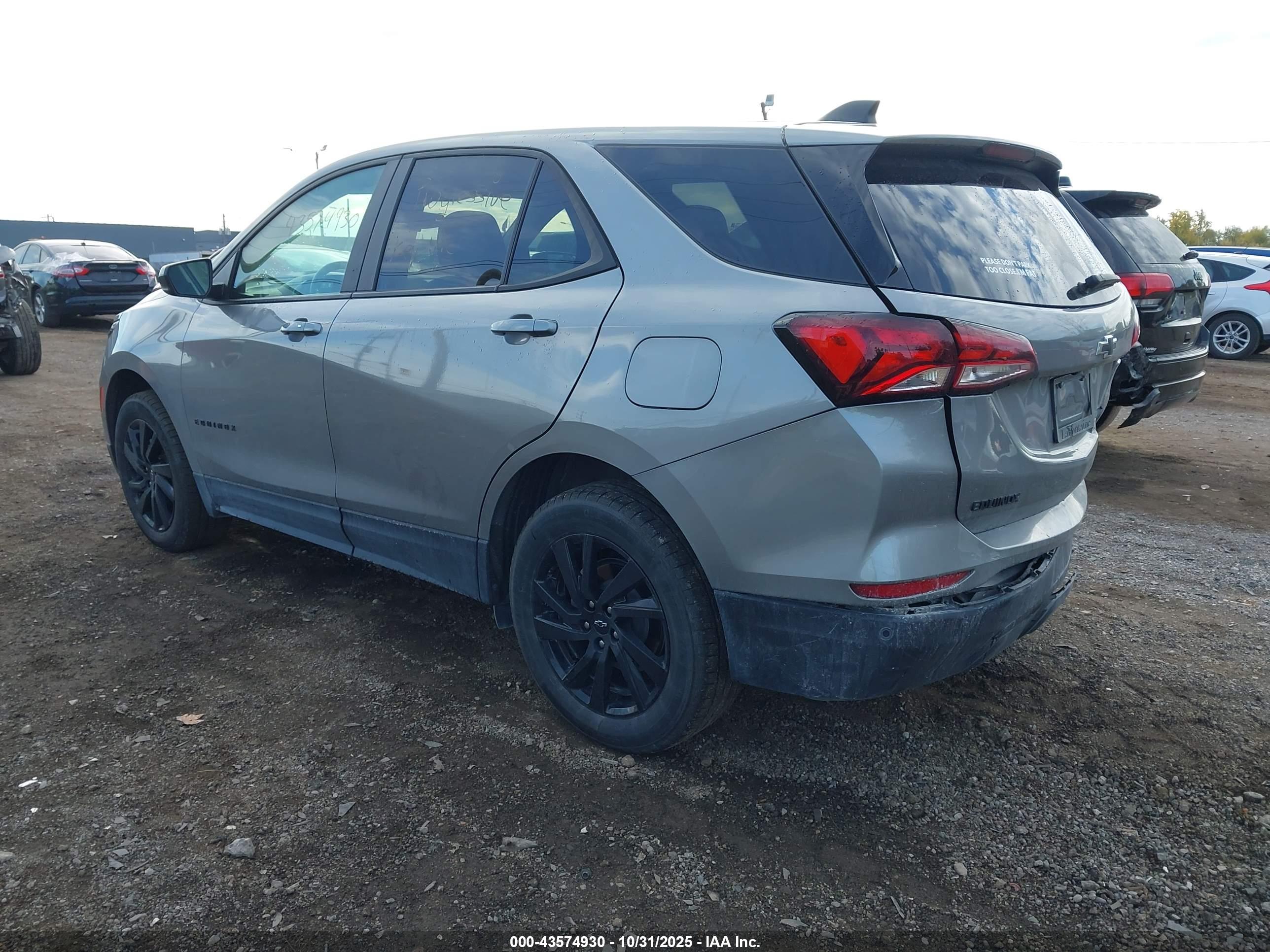 CHEVROLET EQUINOX image 3
